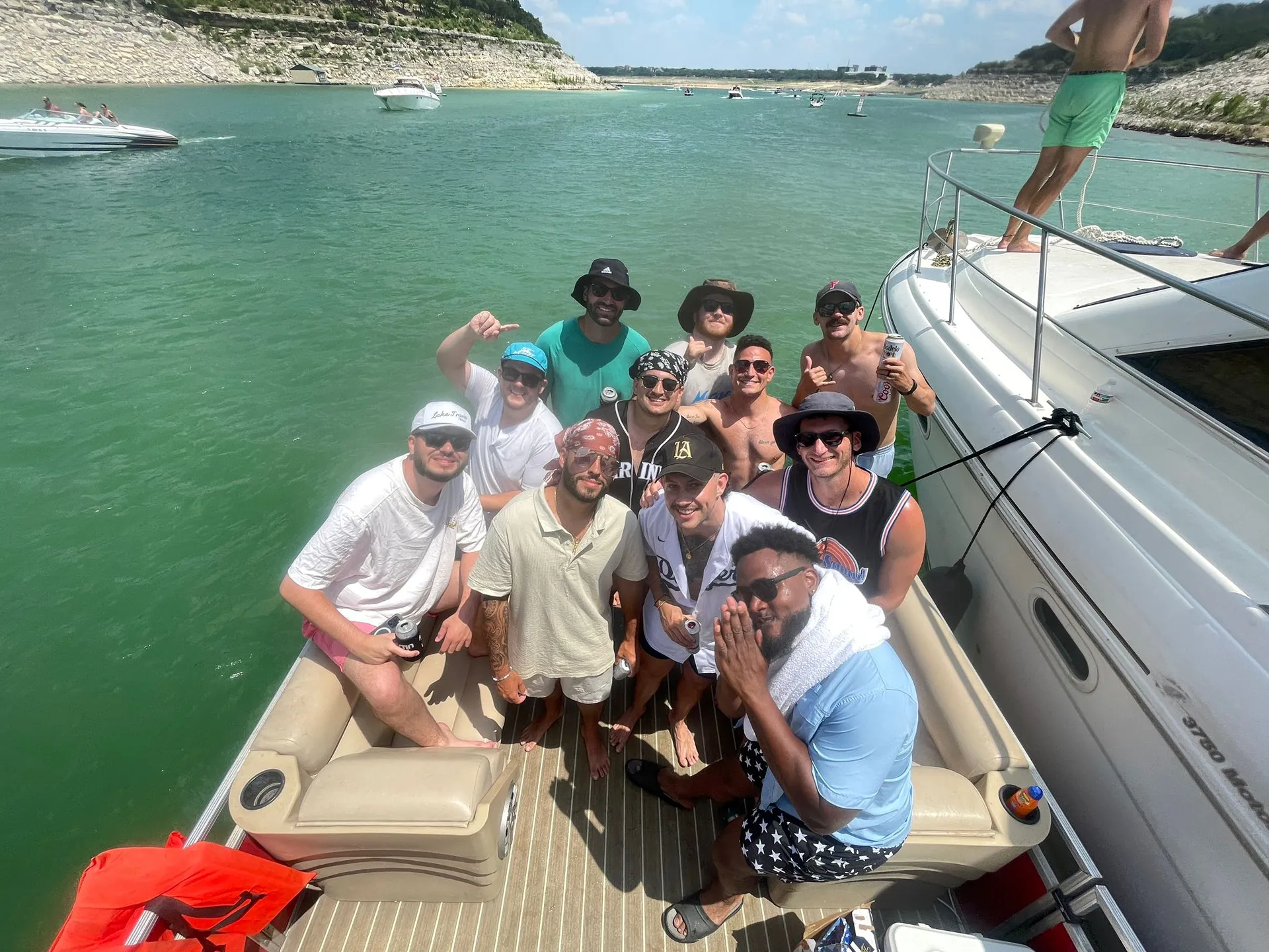 41' Cruisers Motoryacht in Lake Travis