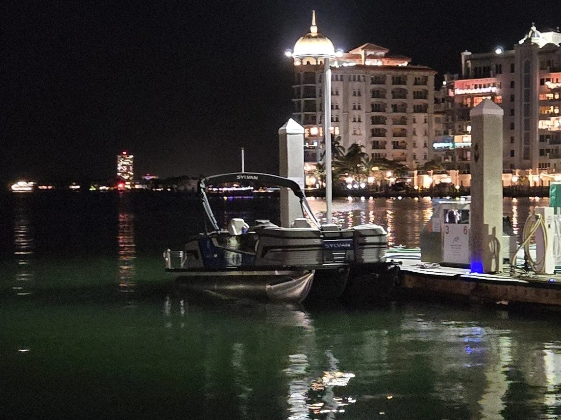 Brand New 2026 Pontoon • Captain Included • Sandbars and Dolphin Tours