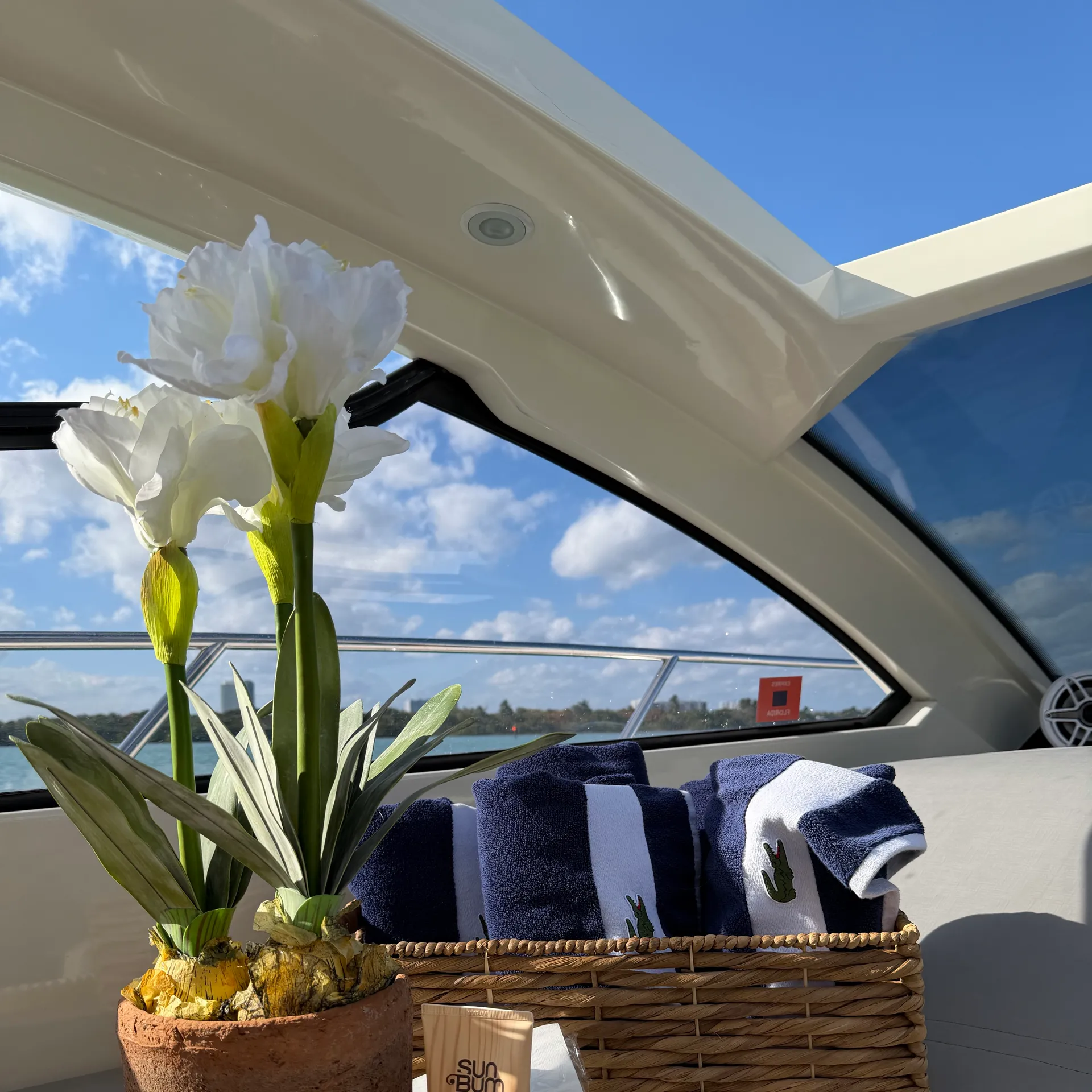 Luxury 44’ Azimut Atlantis – Miami Yacht for Parties, Tours & VIP Char