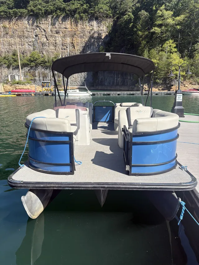 Rent a STARCRAFT MARINE pontoon in Decatur, TN near me