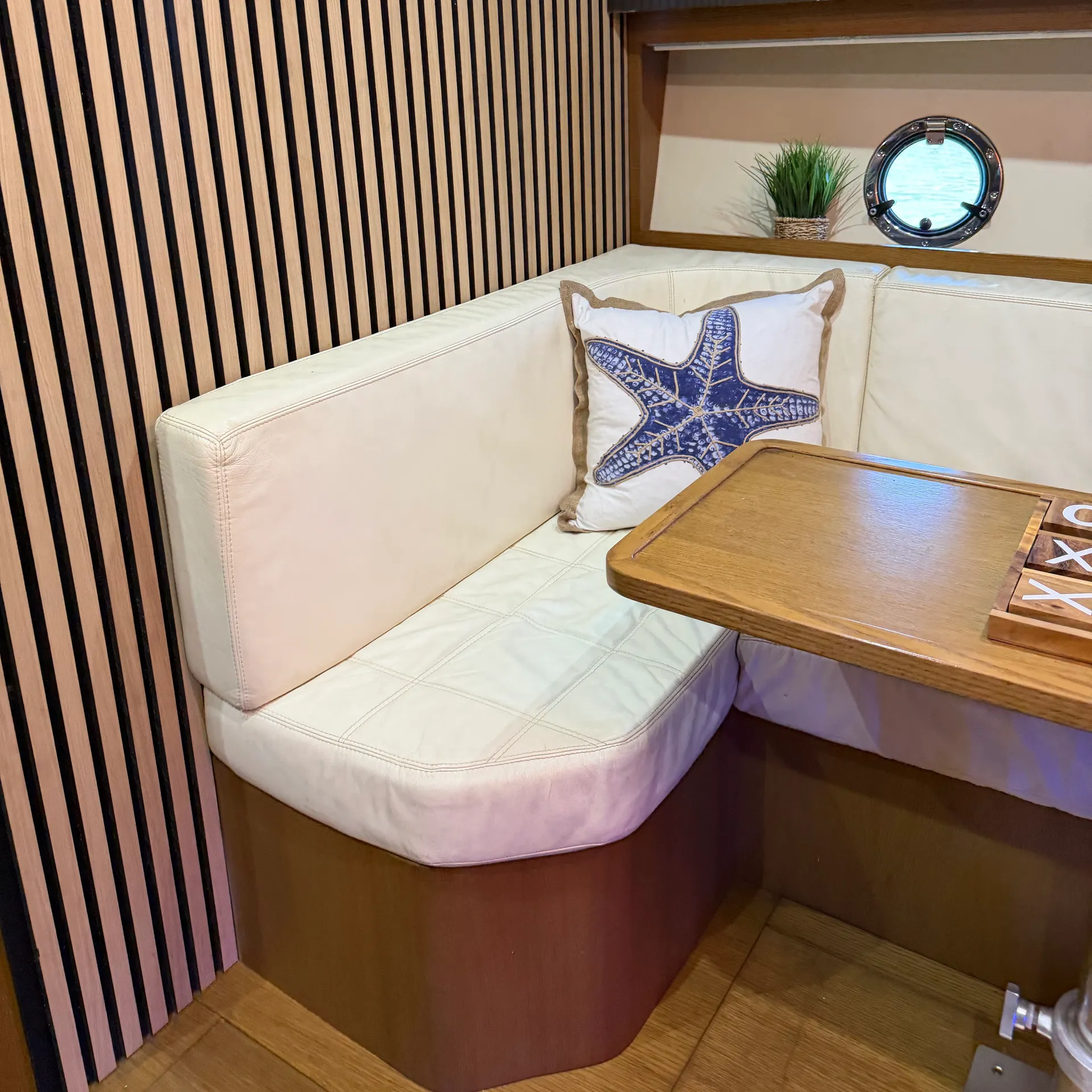 Luxury 44’ Azimut Atlantis – Miami Yacht for Parties, Tours & VIP Char