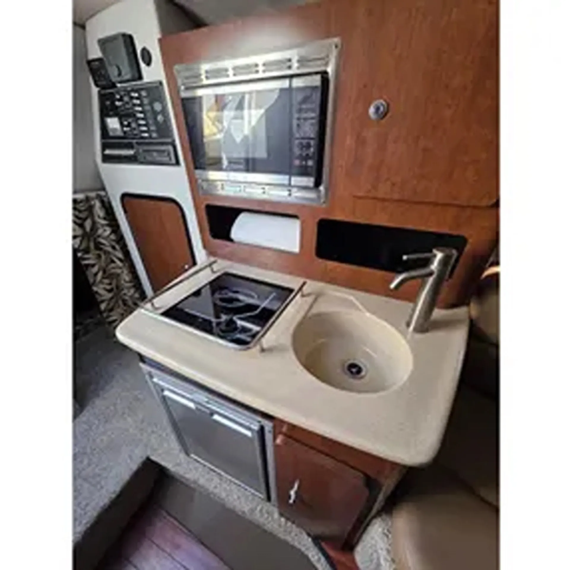 2022 Crownline 264 CR: Like a new Experience