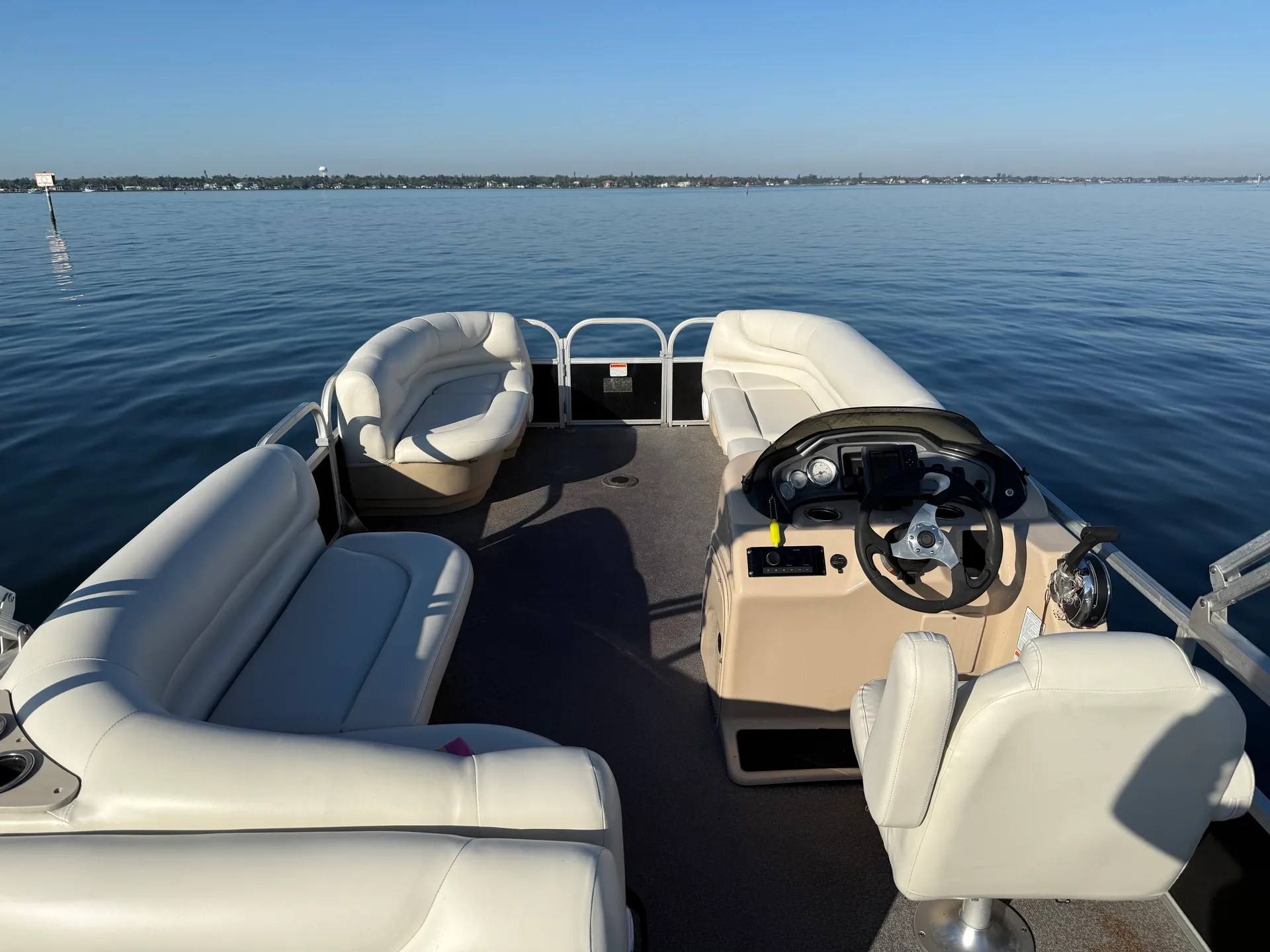 SUN TRACKER BY TRACKER MARINE PARTY BARGE 22 XP3 W/150ELPT 4-S in Holmes Beach, FL — photo 6