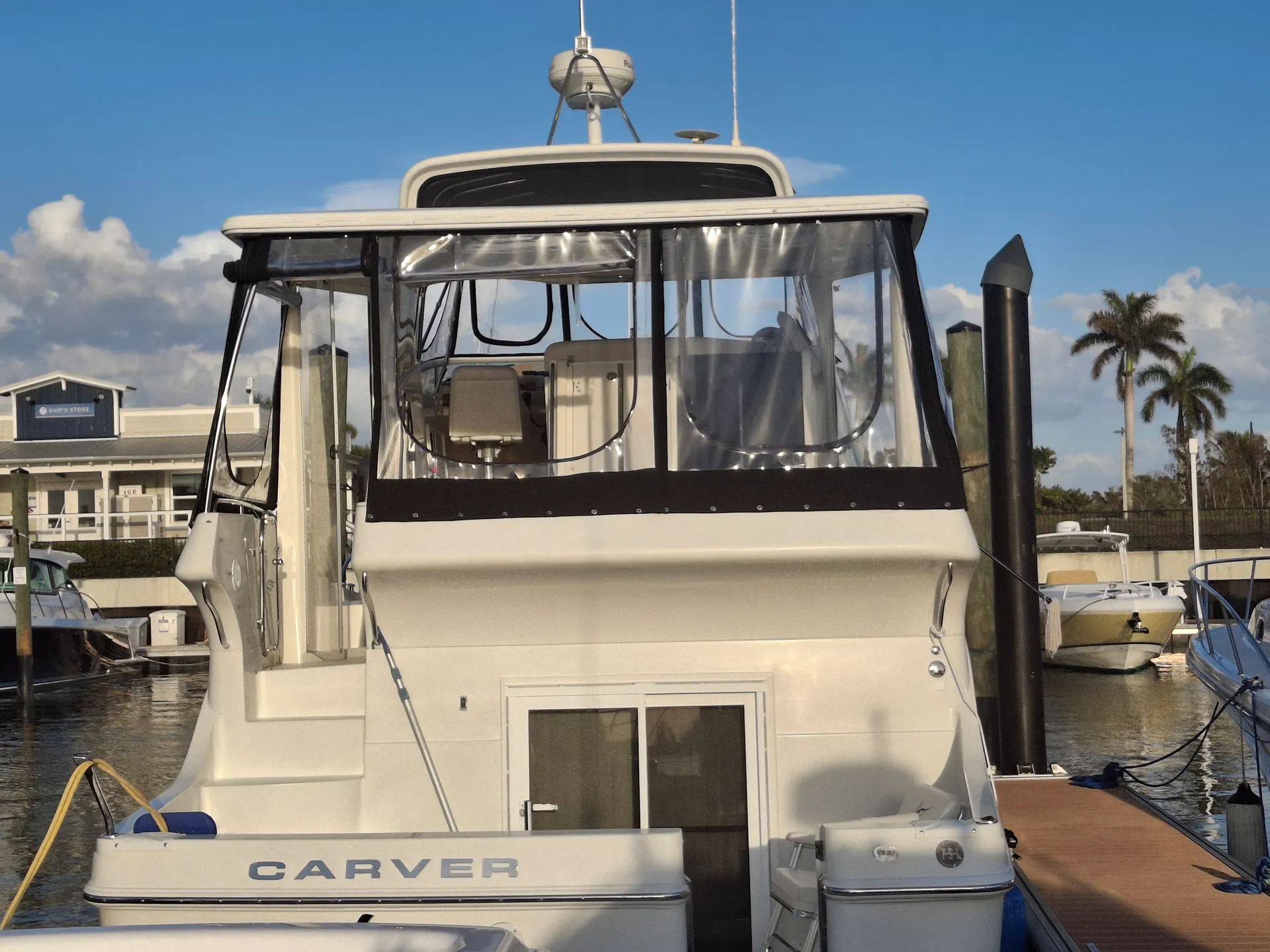 Carver Yachts Motor Yacht in Bradenton, FL — photo 3