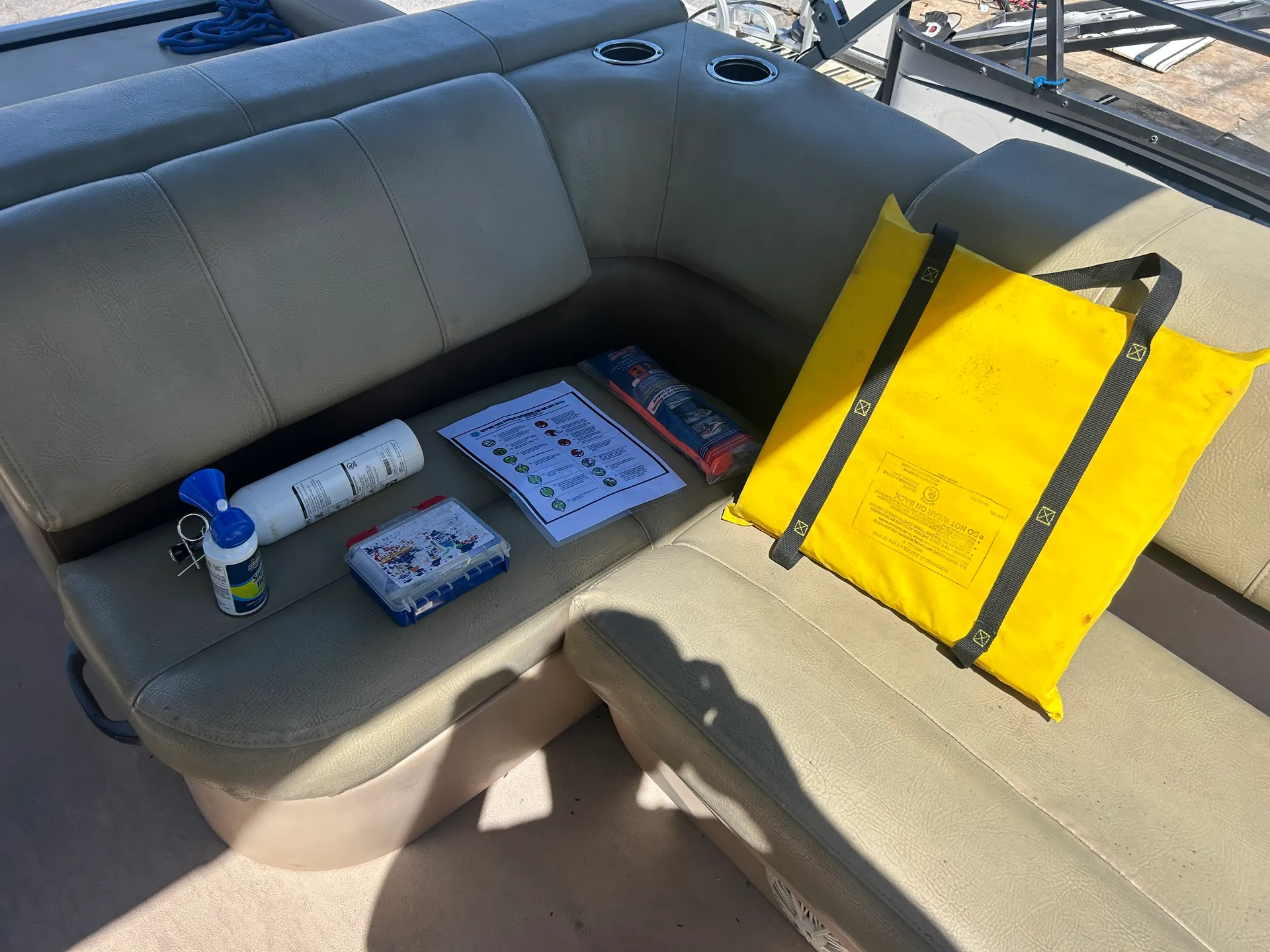 SUN TRACKER BY TRACKER MARINE PARTY BARGE 22 DLX SIGNATURE W/90ELPT in Pompano Beach, FL — photo 9