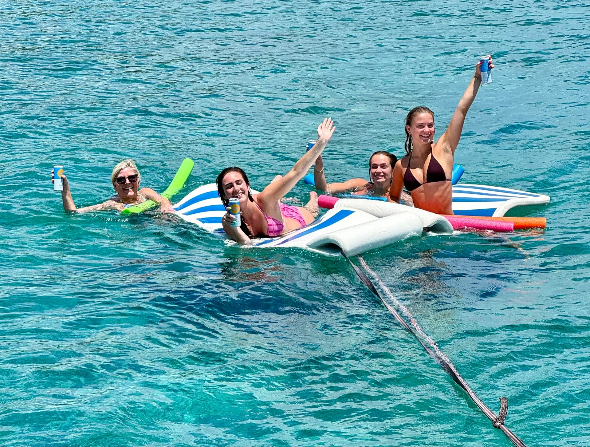 35' Luxury Cruiser- your dream experience awaits!