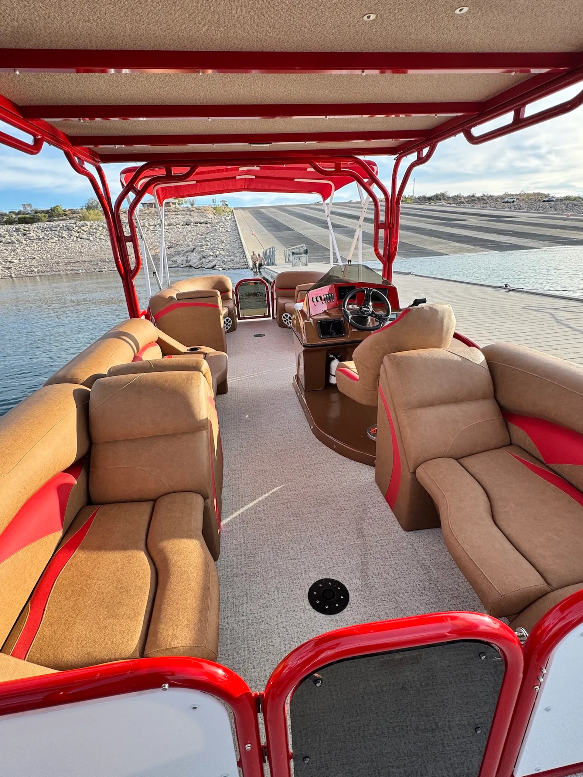 Lake Pleasant 26’ Aloha Tritoon, Tubing, Cruising, 14 guests 