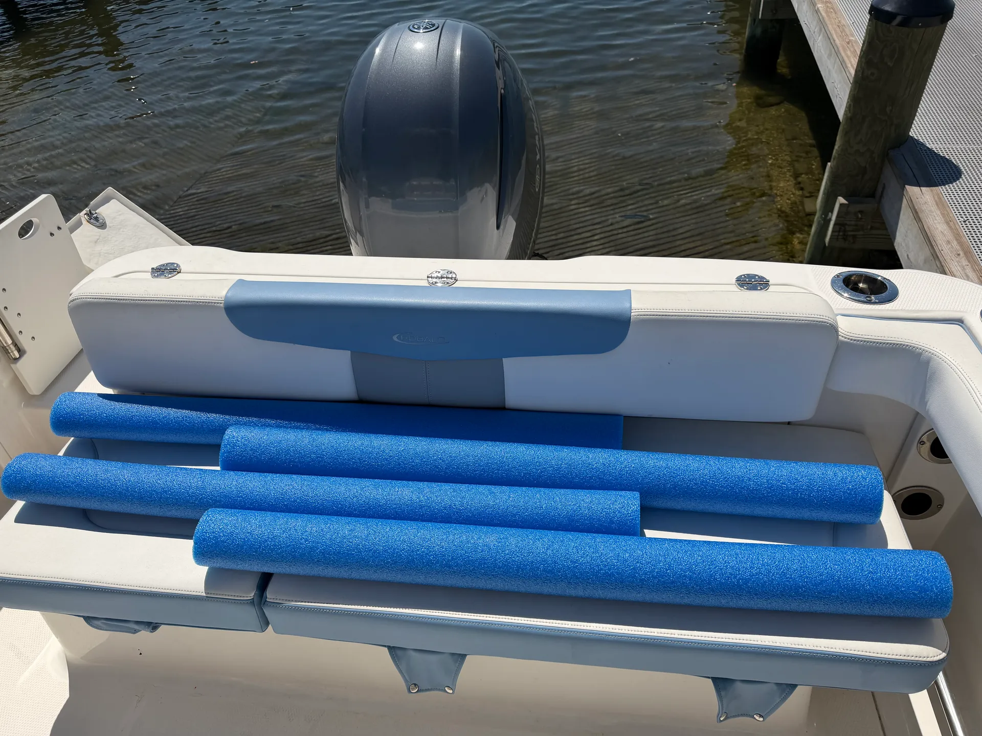 "BOOK WITH US AND GET UP TO ONE HOUR FREE" 2023 ROBALO 22 FT.