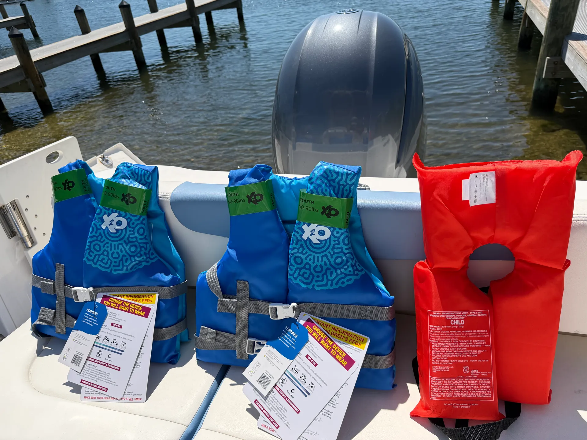 "BOOK WITH US AND GET UP TO ONE HOUR FREE" 2023 ROBALO 22 FT.