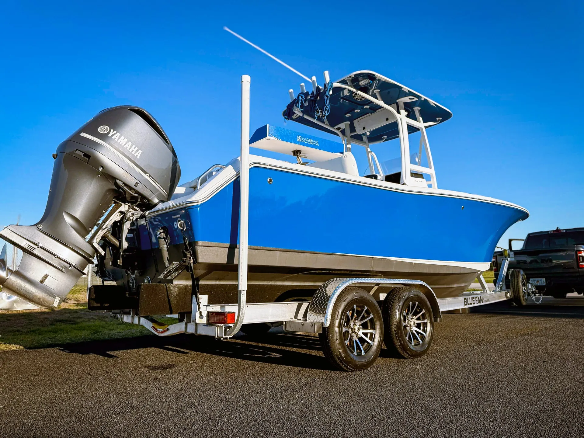 Sleek 23’ Sea Hunt – Perfect for Sandbars, Fishing &amp; Cruising!