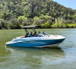 ** Premium ** Bayliner on Lake Austin or Lake Travis (1of 2) boat photo