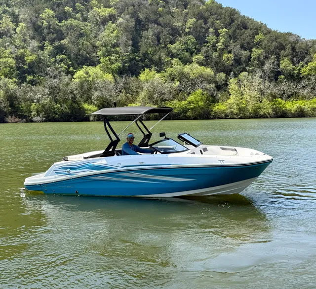 Rent a BAYLINER bow rider in Austin, TX near me