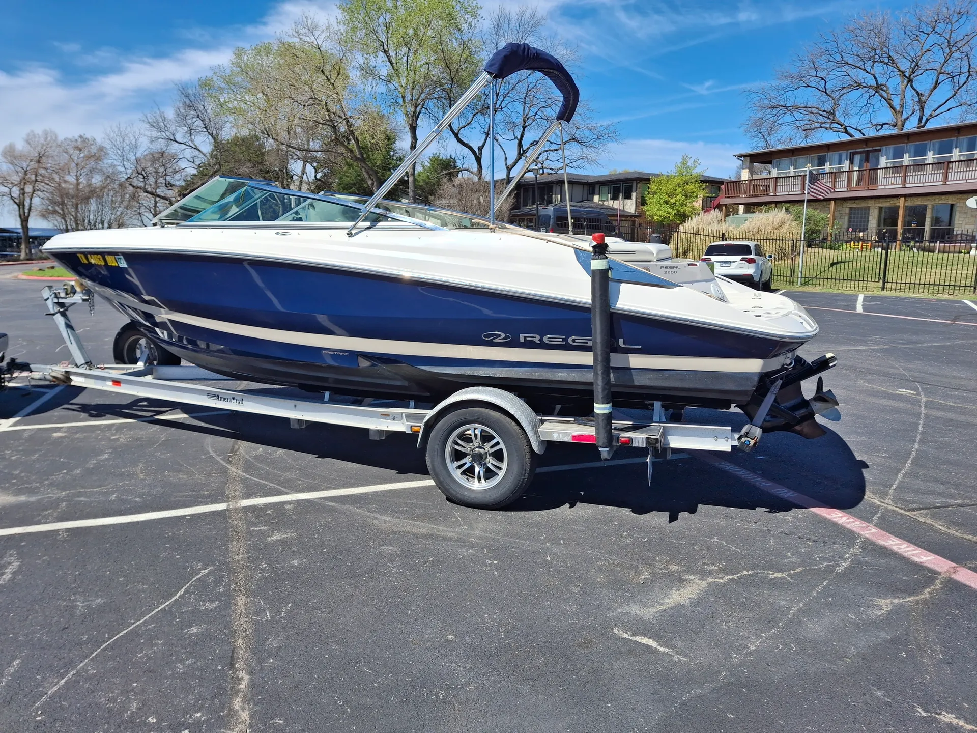 REGAL BOATS 2200 in Garland, TX — photo 9