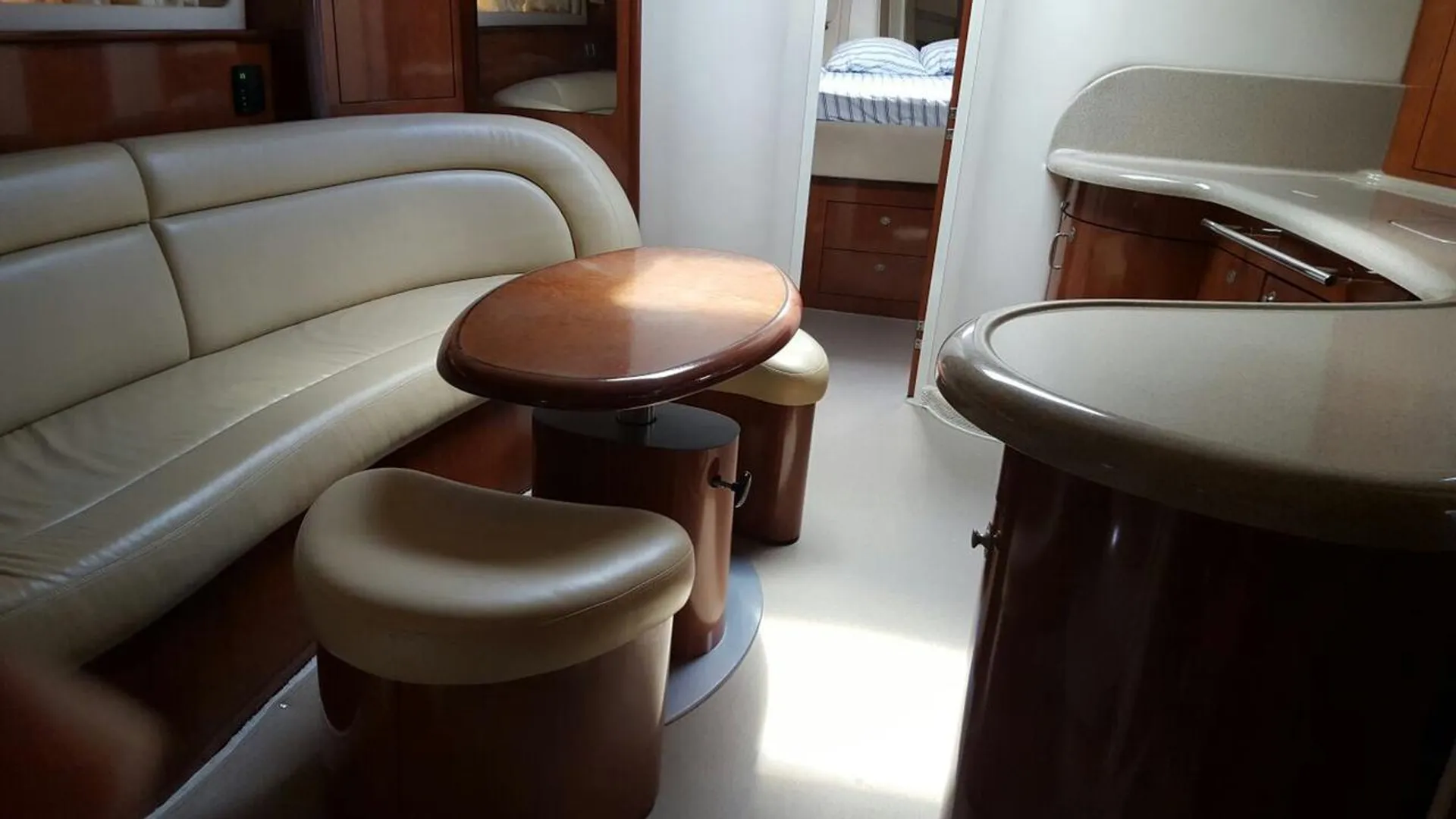 Sea Ray 460 Sundancer in La Romana, La Romana — photo 2