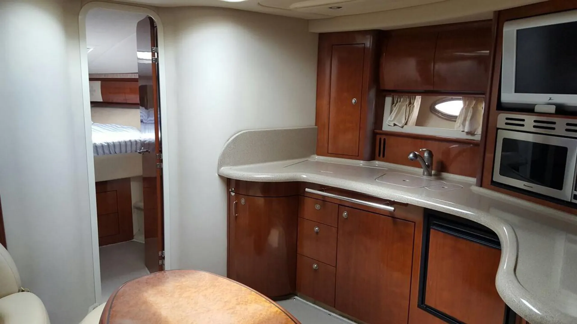Sea Ray 460 Sundancer in La Romana, La Romana — photo 4