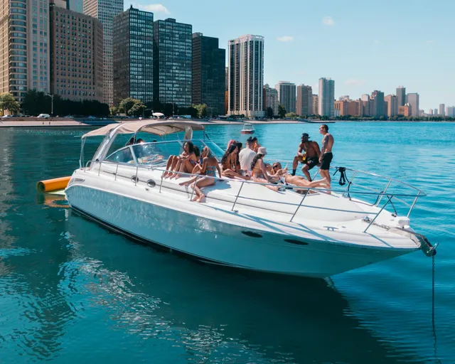 Rent a Sea Ray  cruiser in Chicago, IL near me