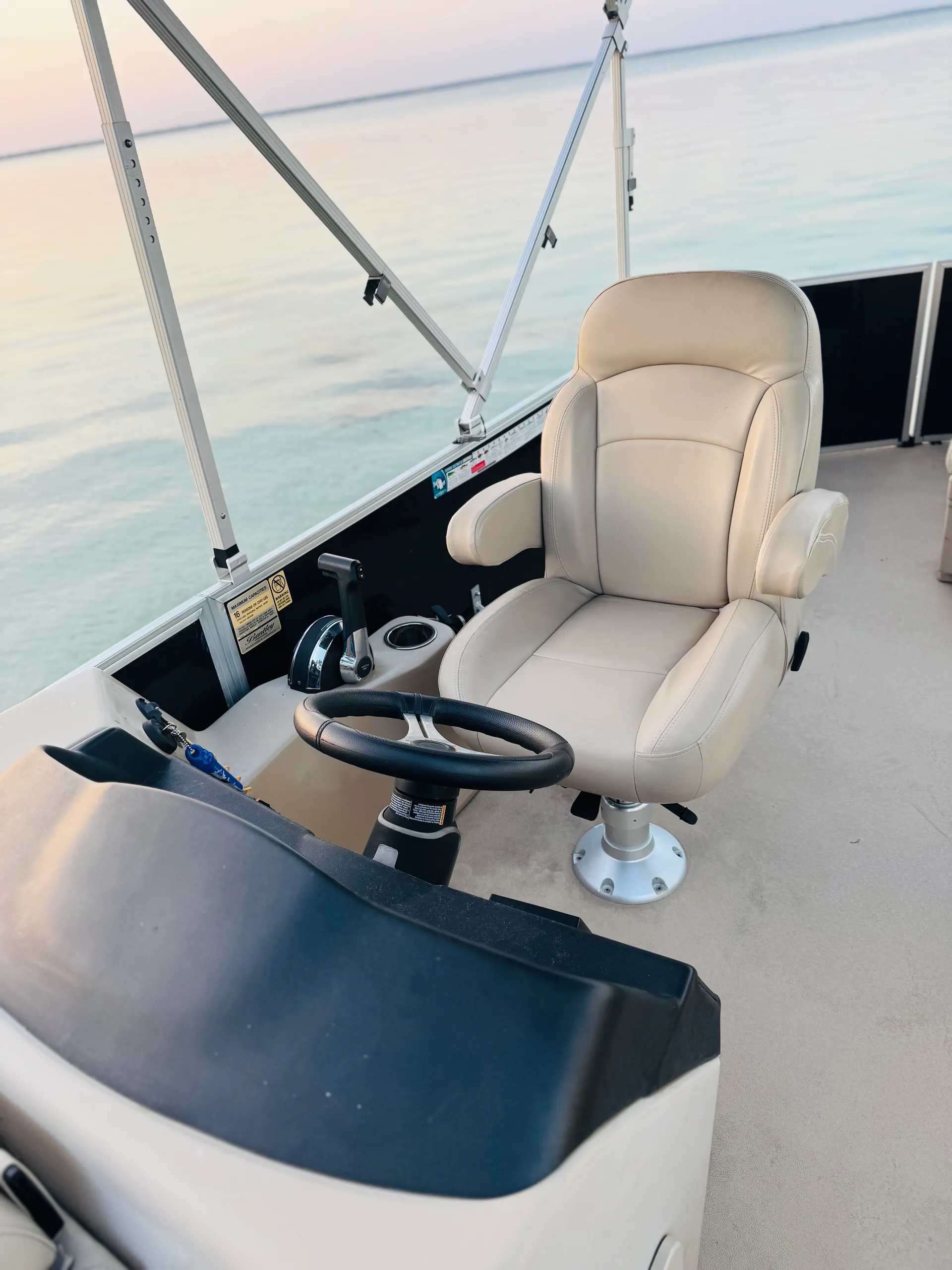 ENCORE BENTLEY LEGACY 240 CRUISE XL in Fort Walton Beach, FL — photo 3