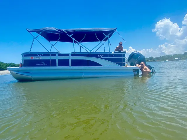 Rent a BENNINGTON MARINE pontoon in Mims, FL near me