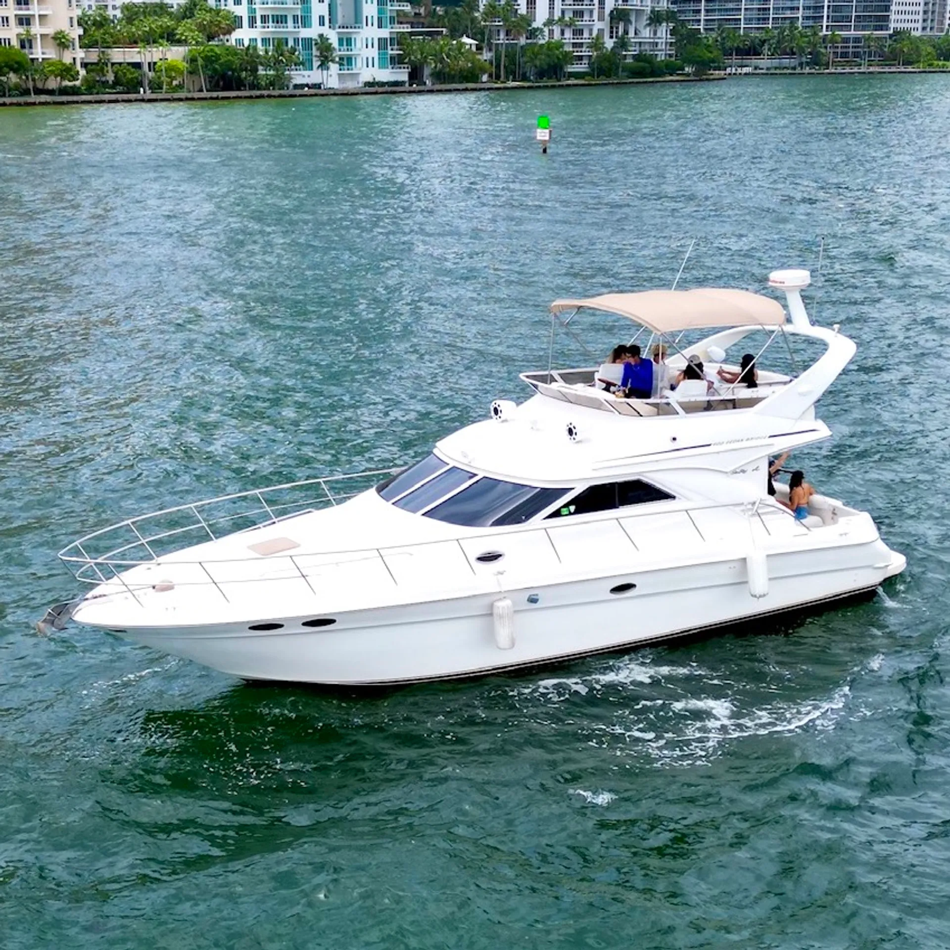 Sea Ray Boats 400 Sedan Bridge in Miami, FL