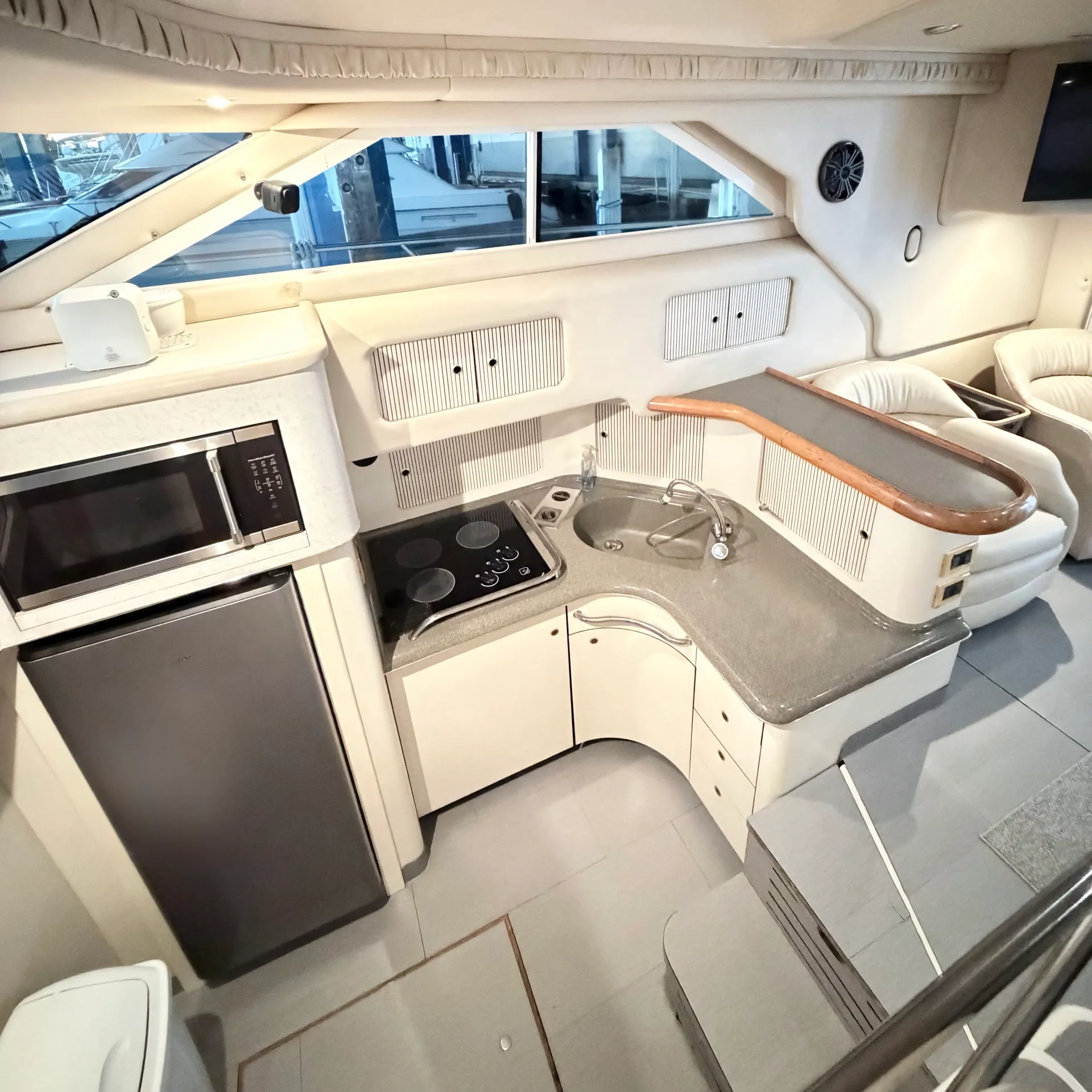 Sea Ray Boats 400 Sedan Bridge in Miami, FL — photo 5
