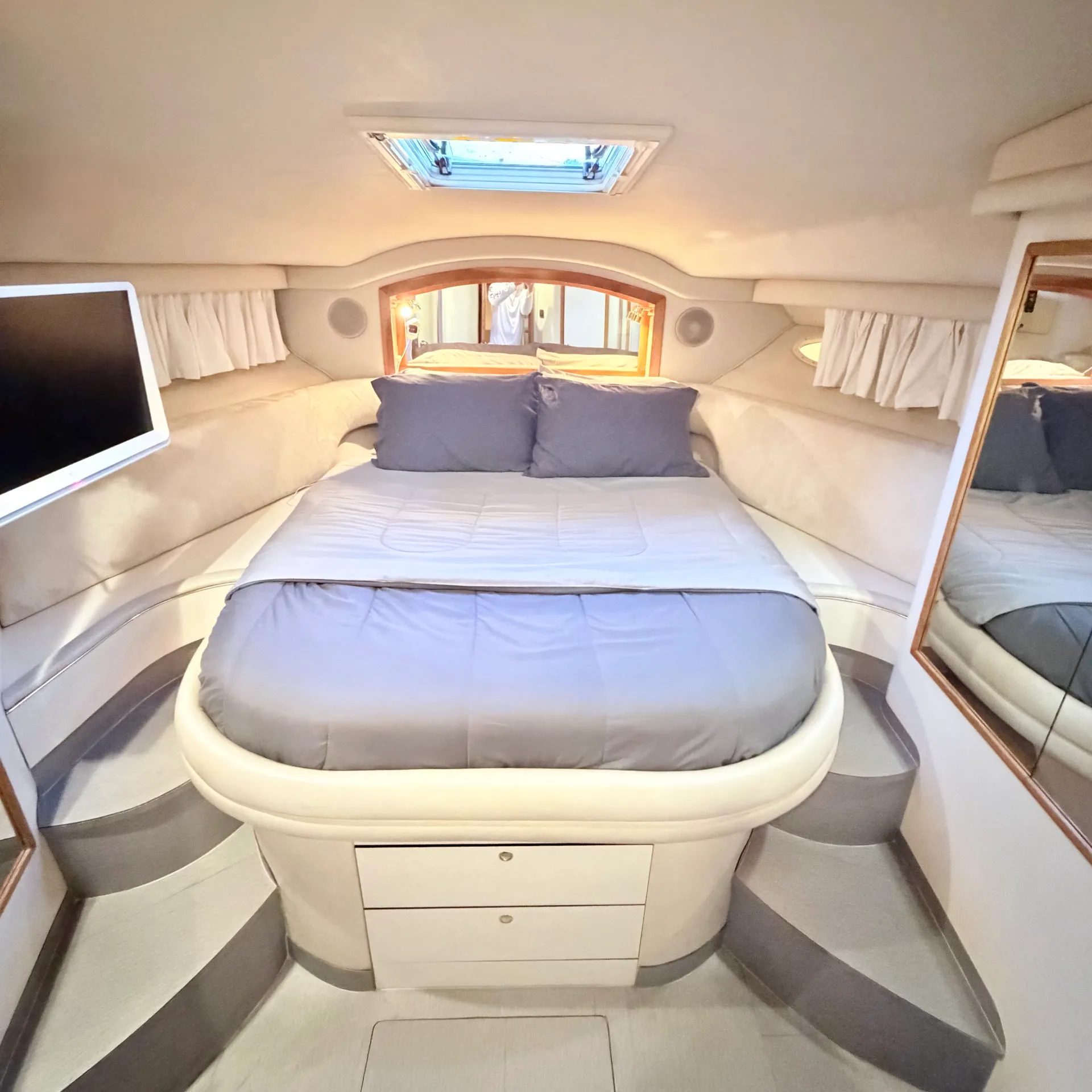 50' SEA RAY - WHITE PEAL 