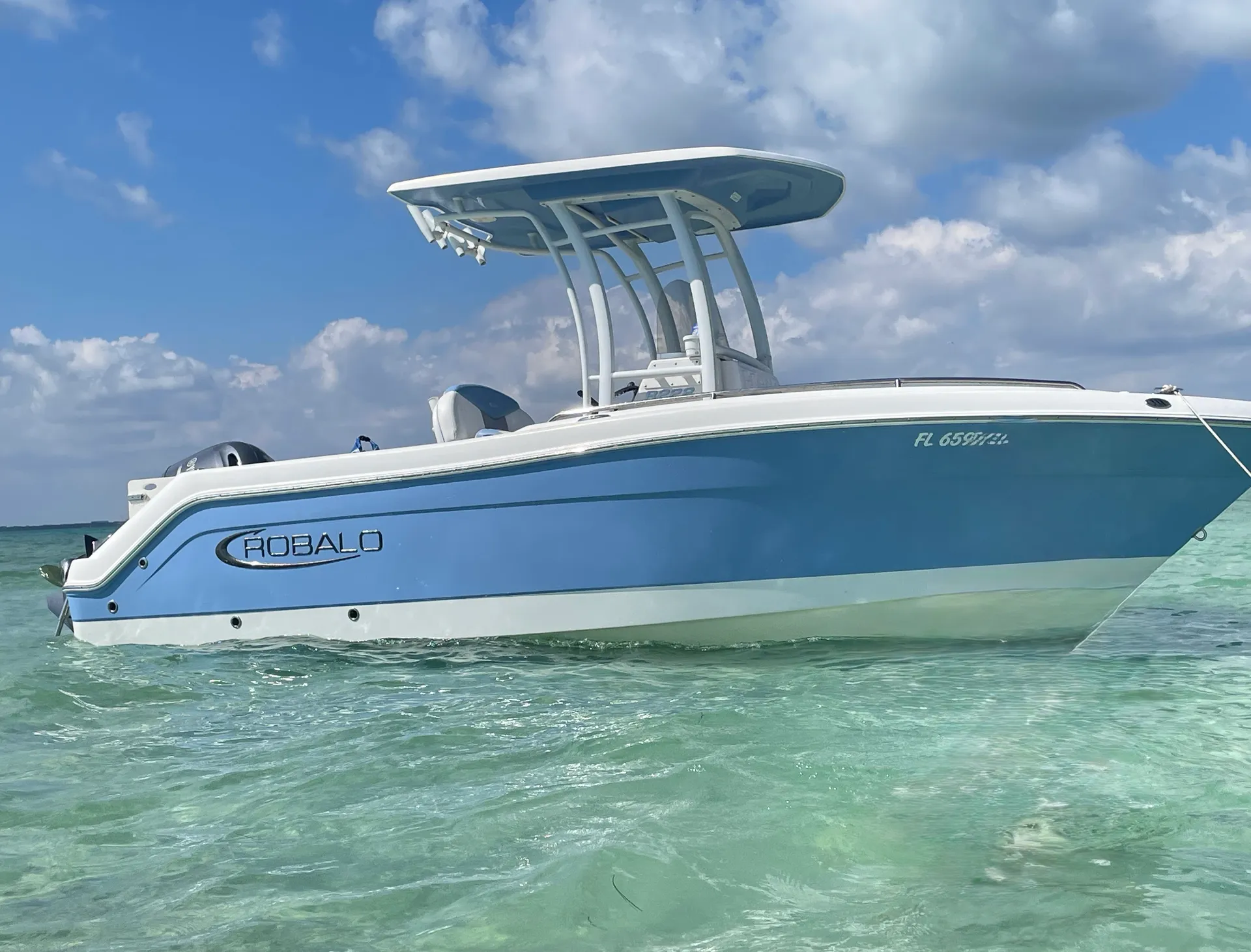 "BOOK WITH US AND GET UP TO ONE HOUR FREE" 2023 ROBALO 22 FT.