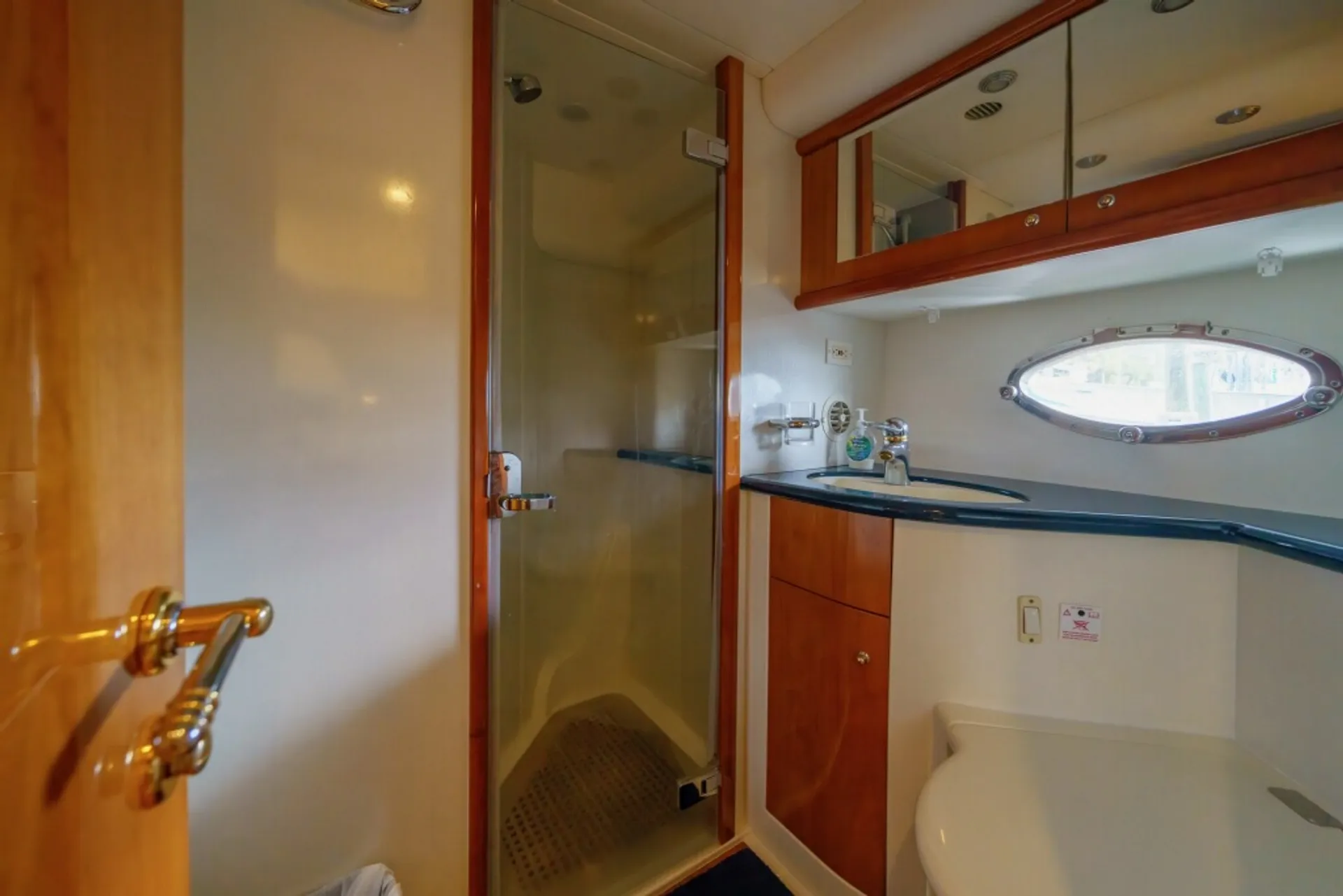 56' Luxury Yacht Crab Island Cruise 12 ppl