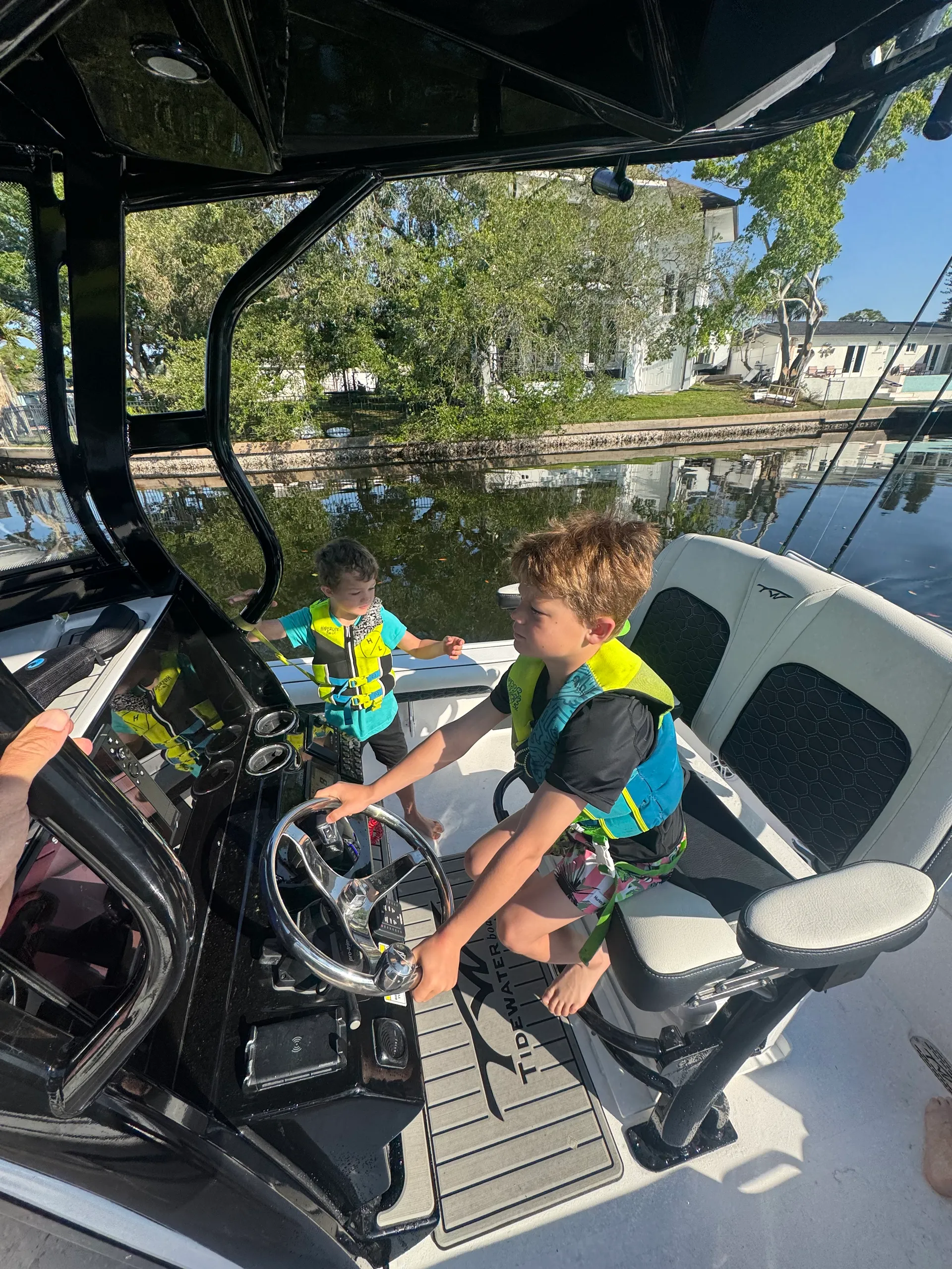 TIDEWATER BOATS 2500 CAROLINA BAY in St. Petersburg, FL — photo 6