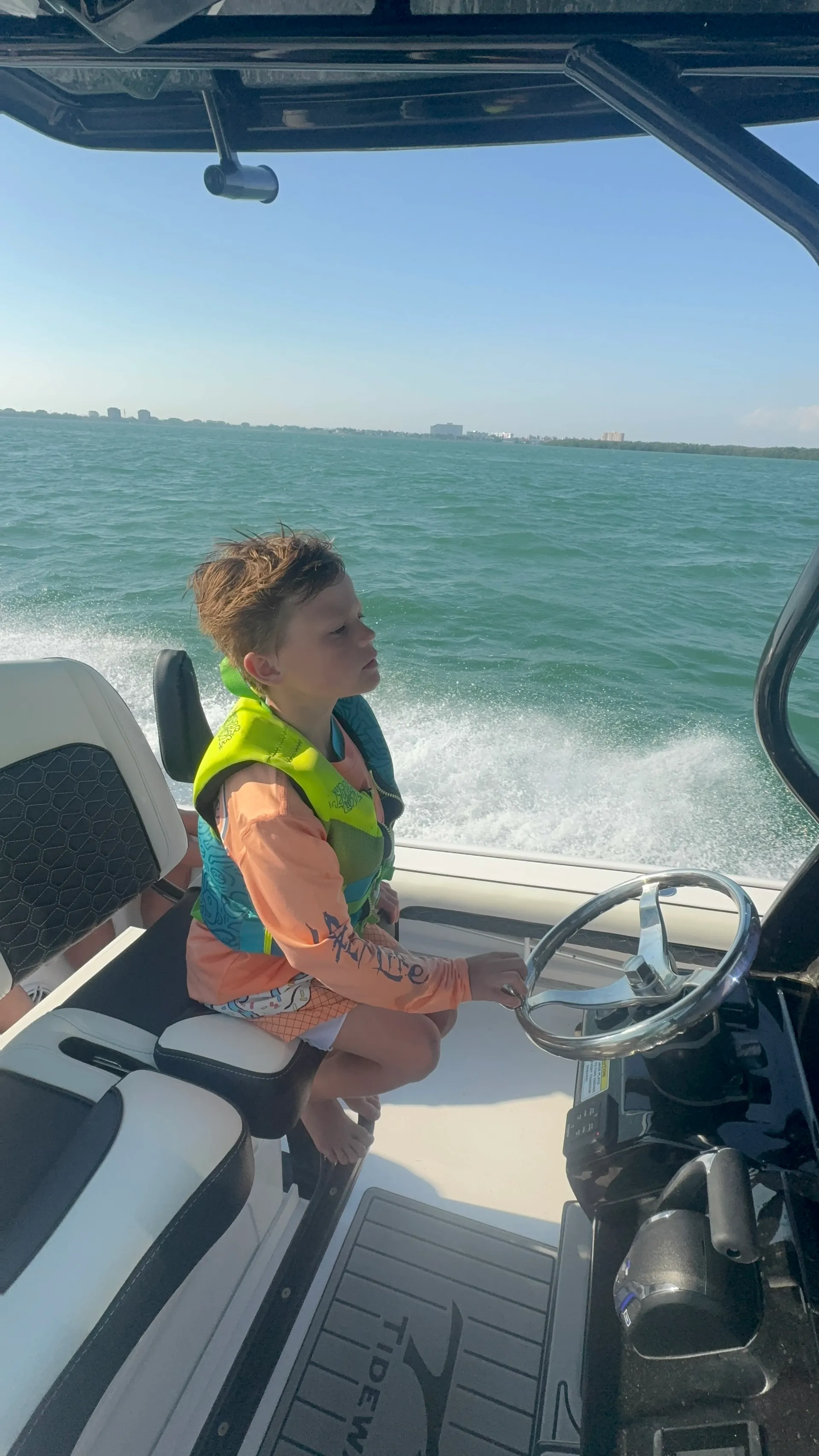 TIDEWATER BOATS 2500 CAROLINA BAY in St. Petersburg, FL — photo 7