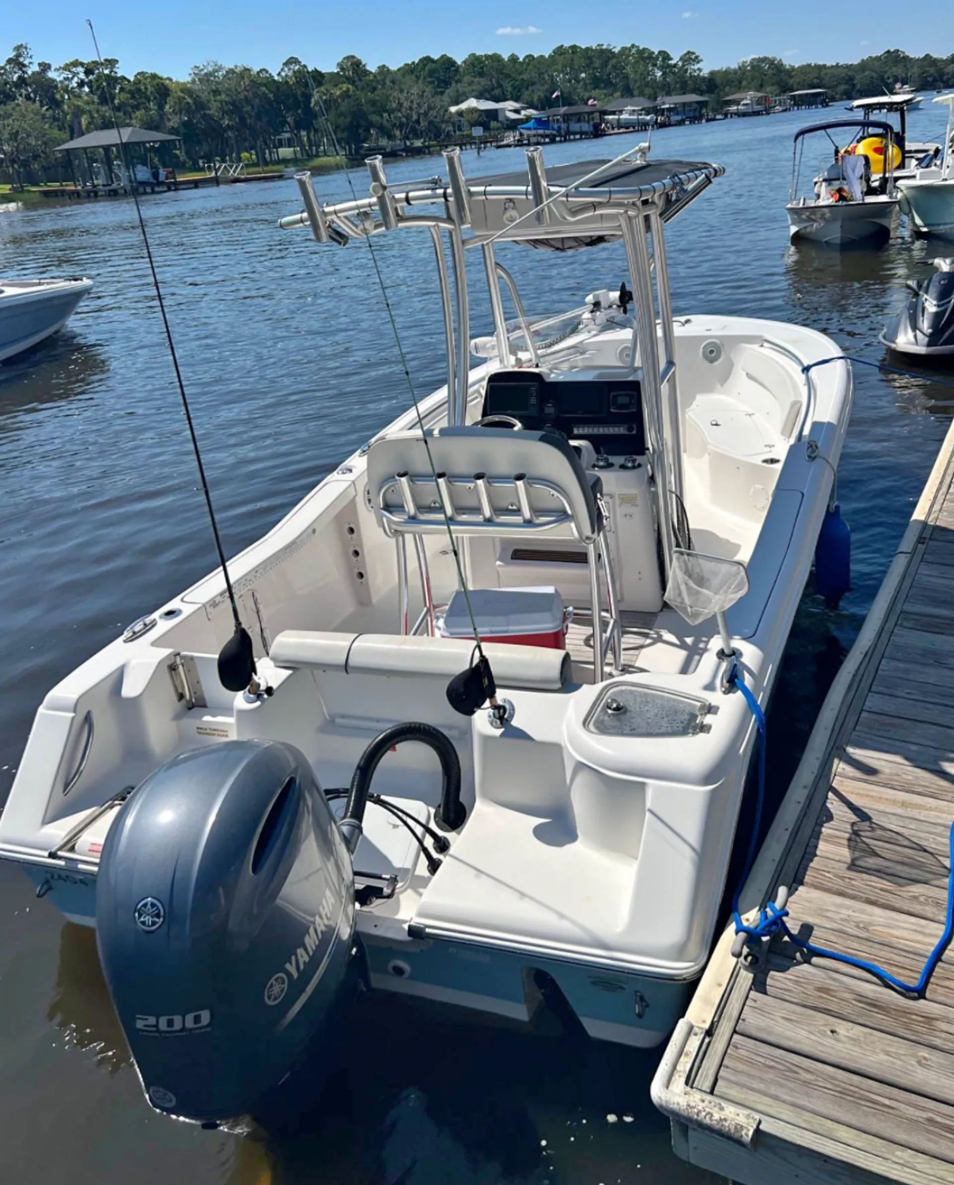 TIDEWATER BOATS 2200 CAROLINA BAY W/200HP in Tampa, FL — photo 2