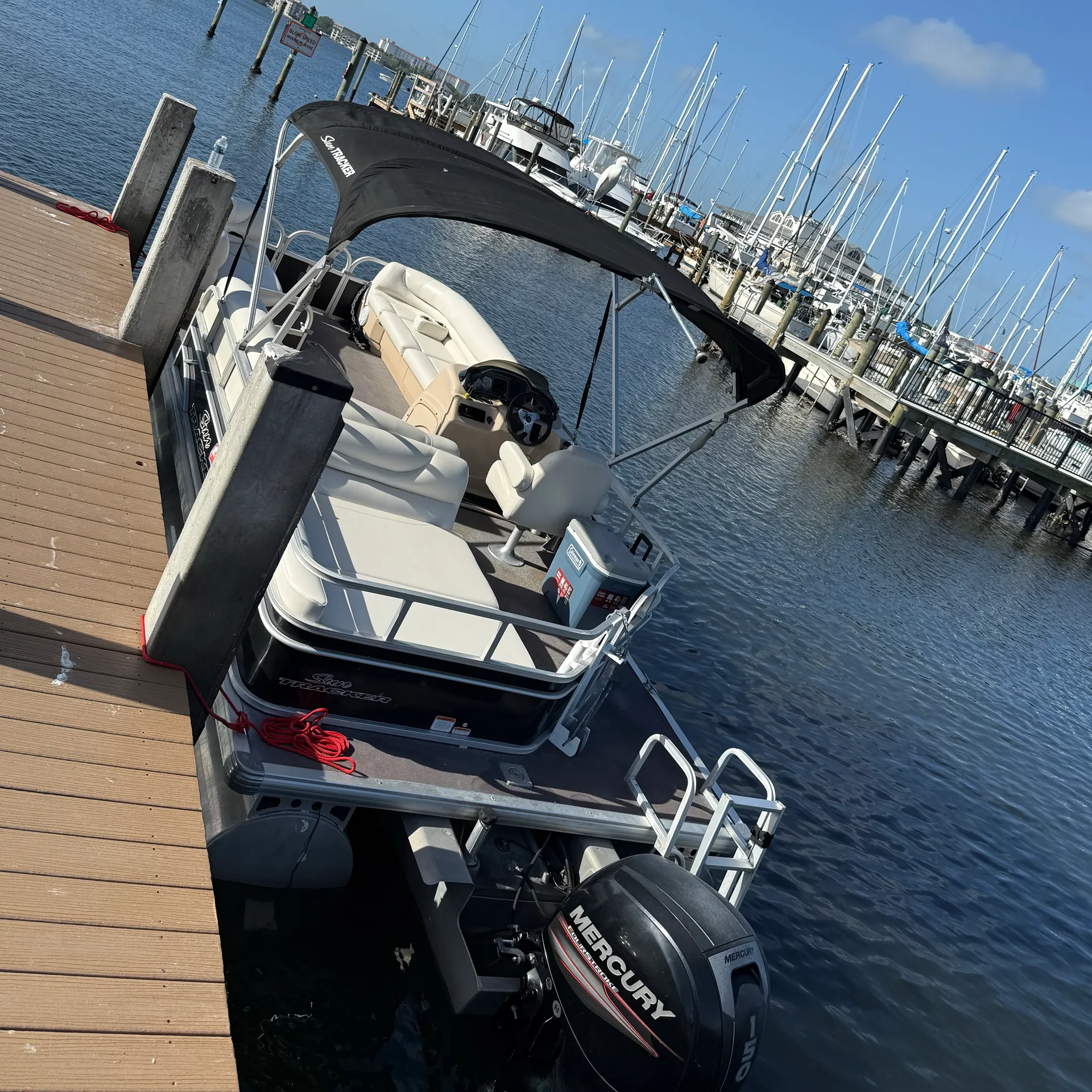 Sun Tracker TriToon with Mercury 150, JL stereo, Garmin GPS,Bimini top