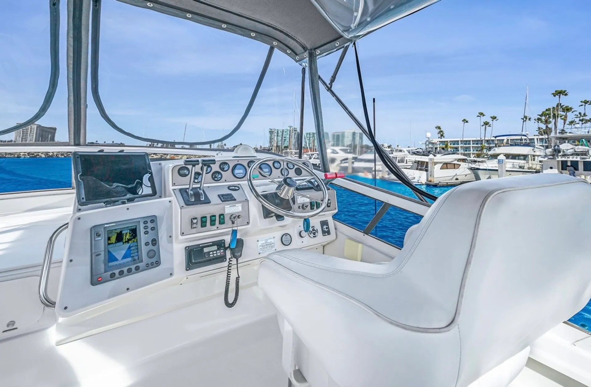 CARVER YACHTS 370 VOYAGER in Los Angeles, CA