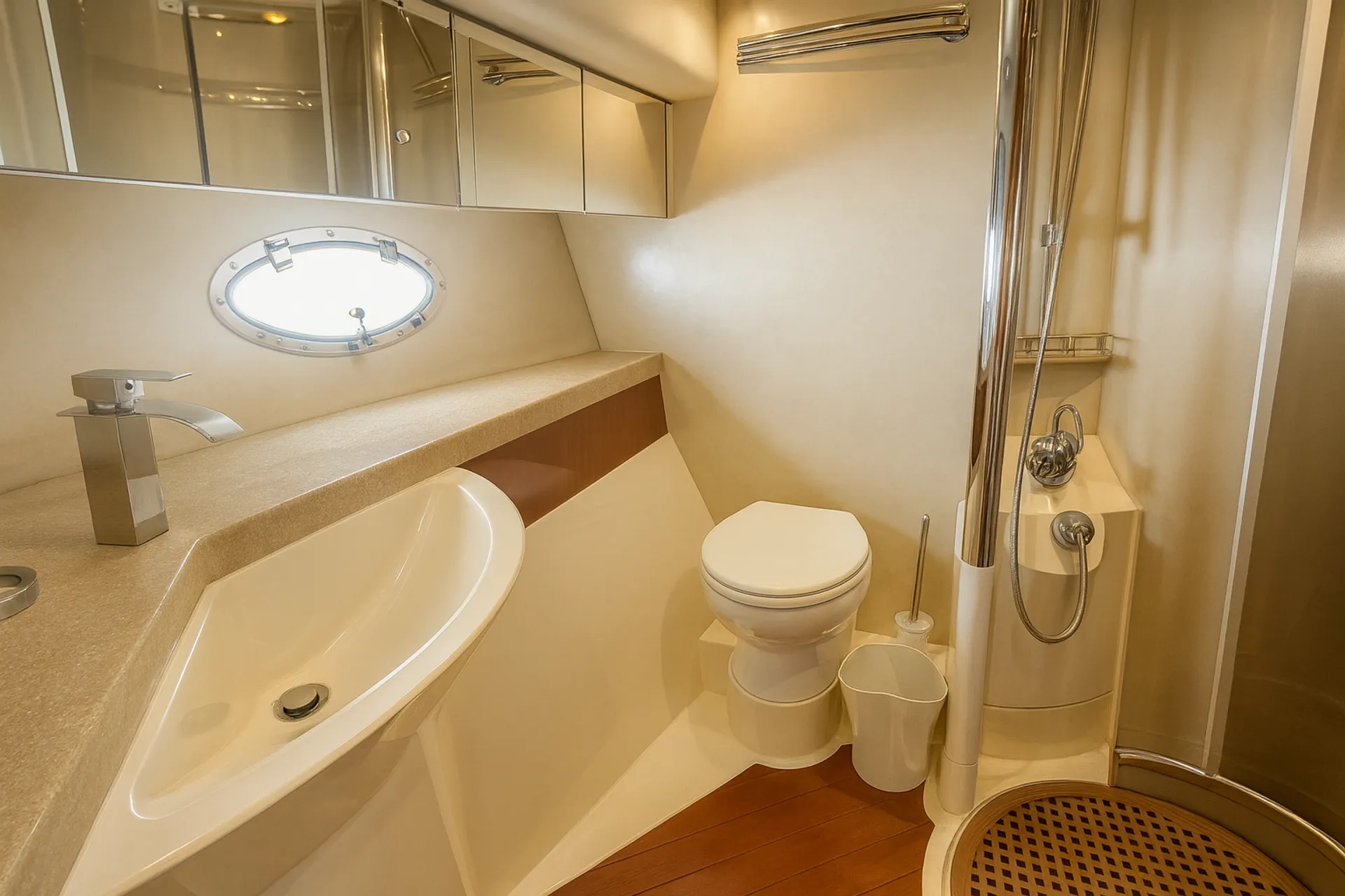 Regal Boats Commodore 3260 in Miami, FL — photo 10