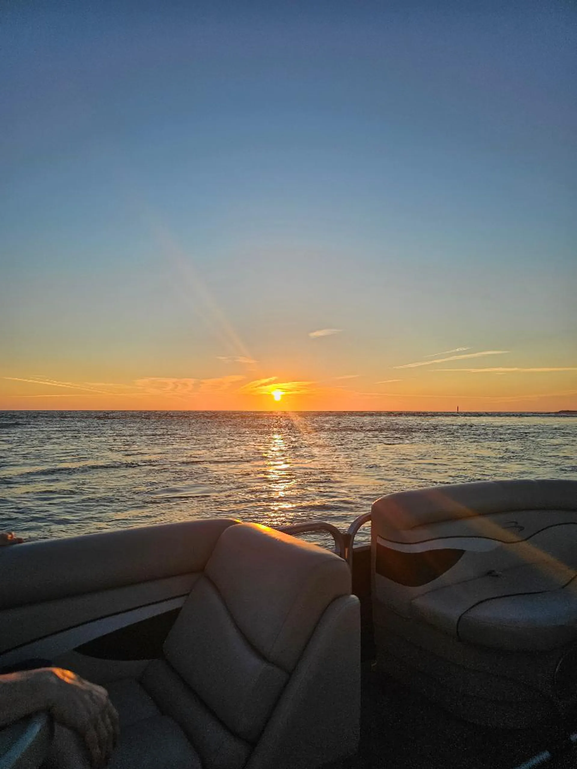 Easy Pontoon for Sandbars and Dolphin Cruises – Englewood