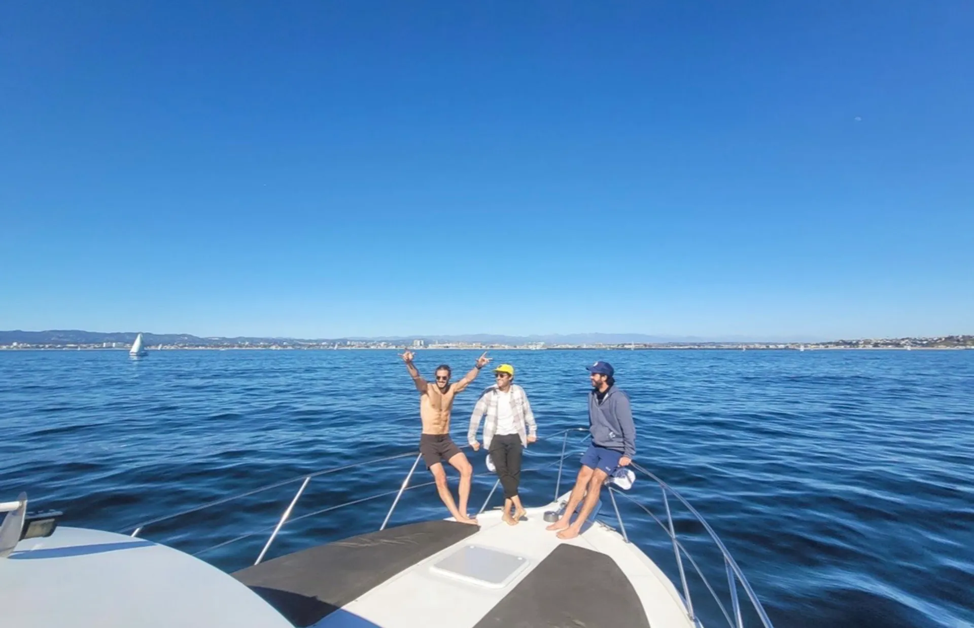 CARVER YACHTS 370 VOYAGER in Los Angeles, CA — photo 3