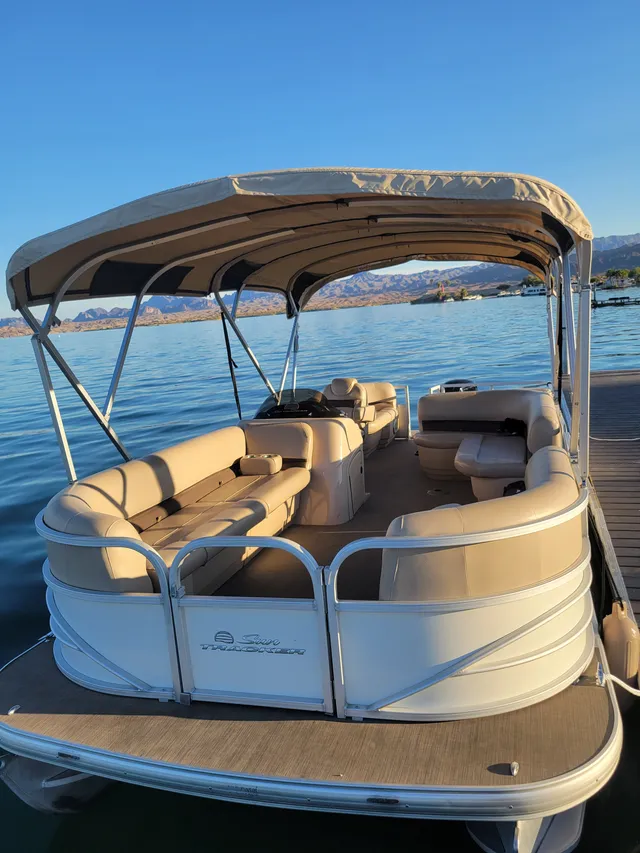 Rent a SUN TRACKER BY TRACKER MARINE pontoon in Lake Havasu City, AZ near me