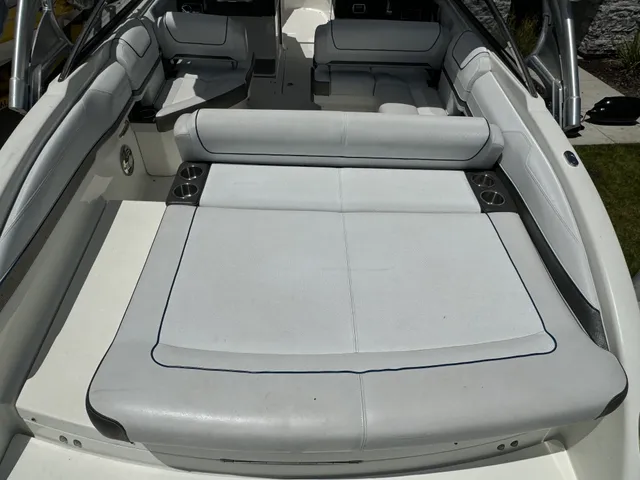 Rent a FORMULA BY THUNDERBIRD bow rider in Modesto, CA near me