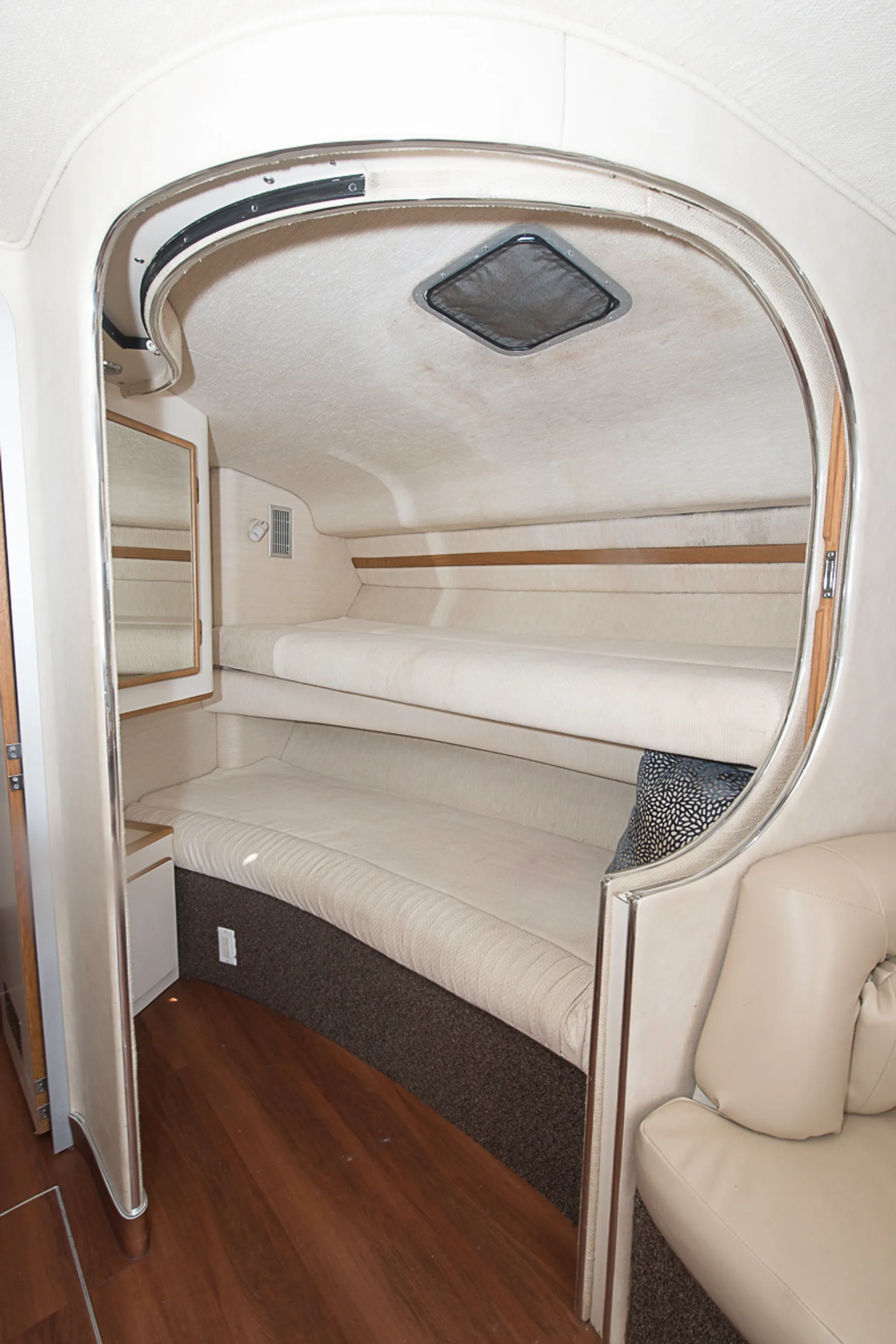 Diversey Harbor Gorgeous 46' Sea Ray Luxury Yacht