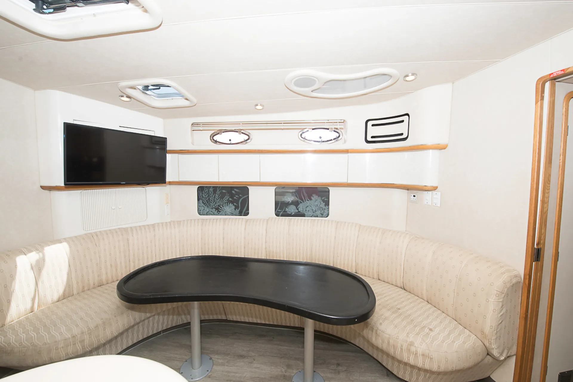 Diversey Harbor Gorgeous 48' Sea Ray Luxury Yacht
