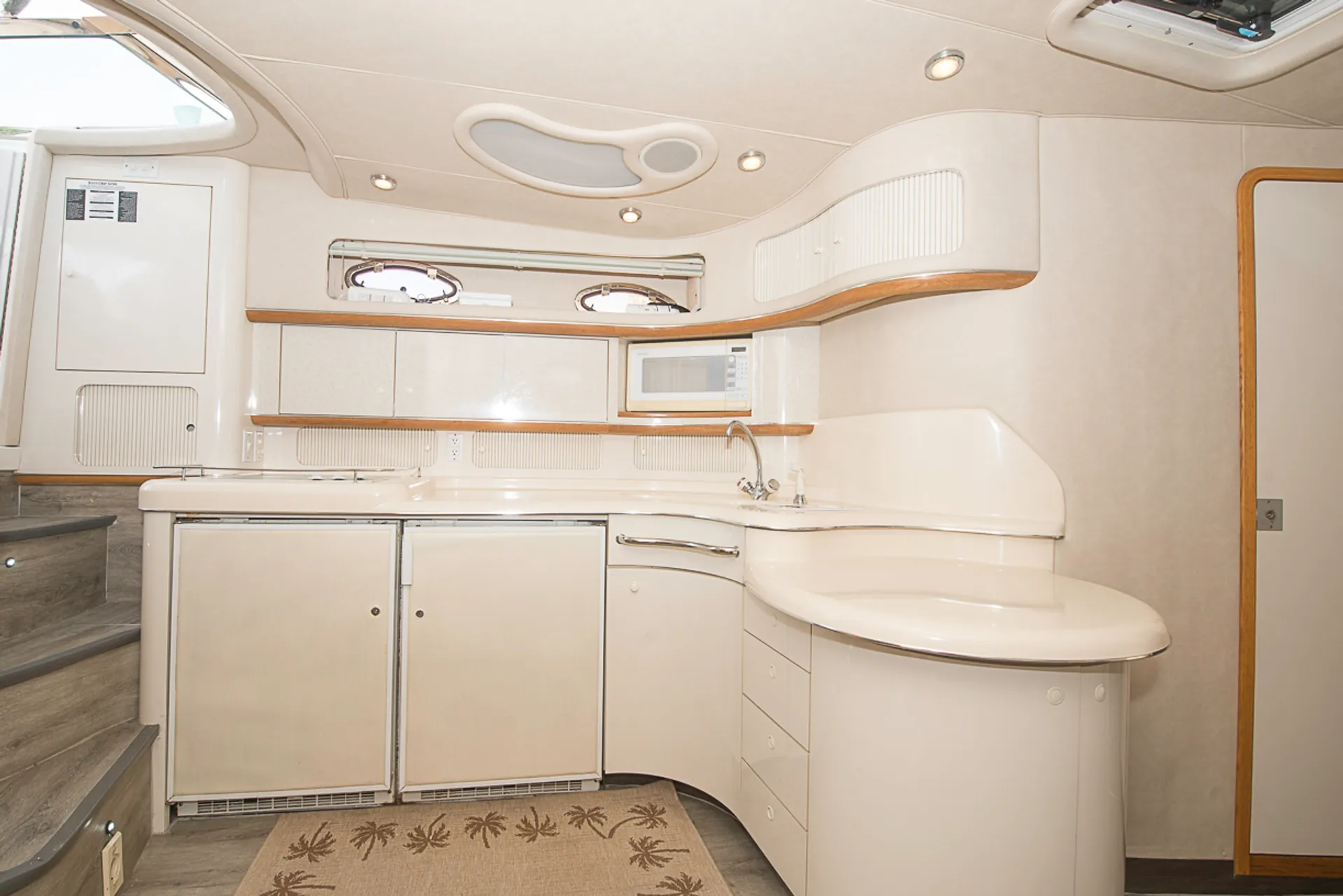 Diversey Harbor Gorgeous 48' Sea Ray Luxury Yacht