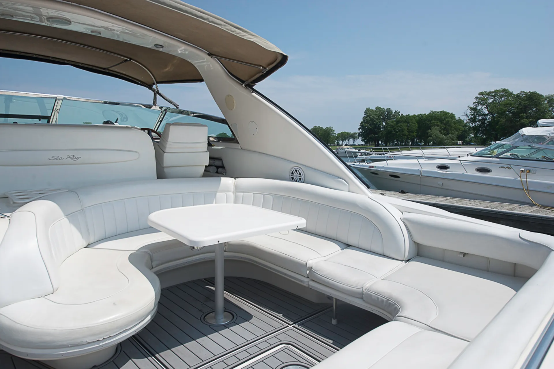 Diversey Harbor Gorgeous 48' Sea Ray Luxury Yacht