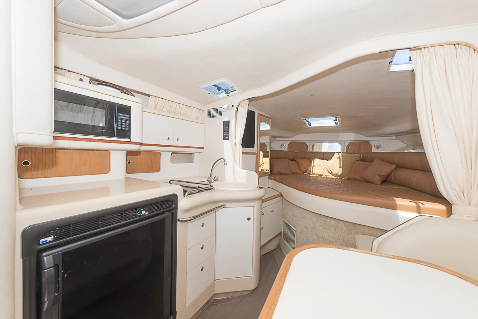 Diversey Harbor 36' Sea Ray Floating Oasis