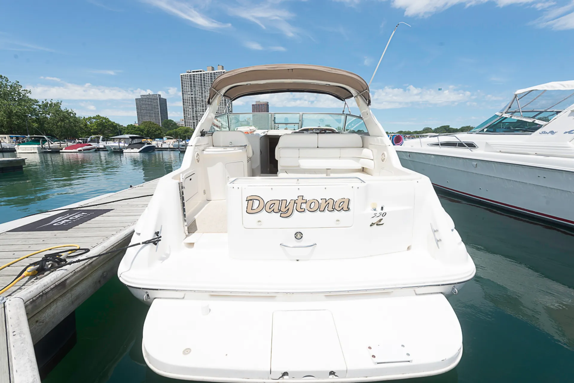 Diversey Harbor 36' Sea Ray Floating Oasis