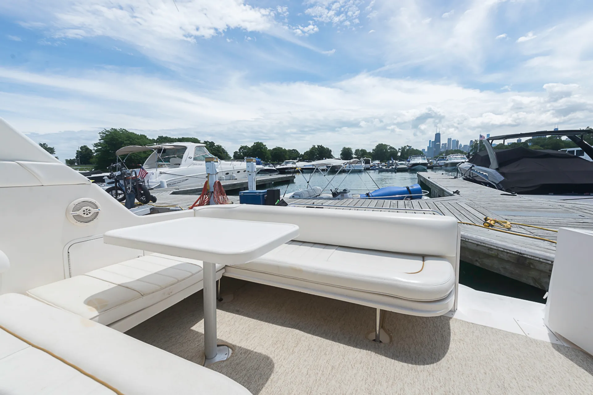 Diversey Harbor 36' Sea Ray Floating Oasis