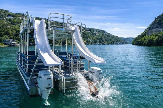 Rent a Solid Craft pontoon in Austin, TX near me