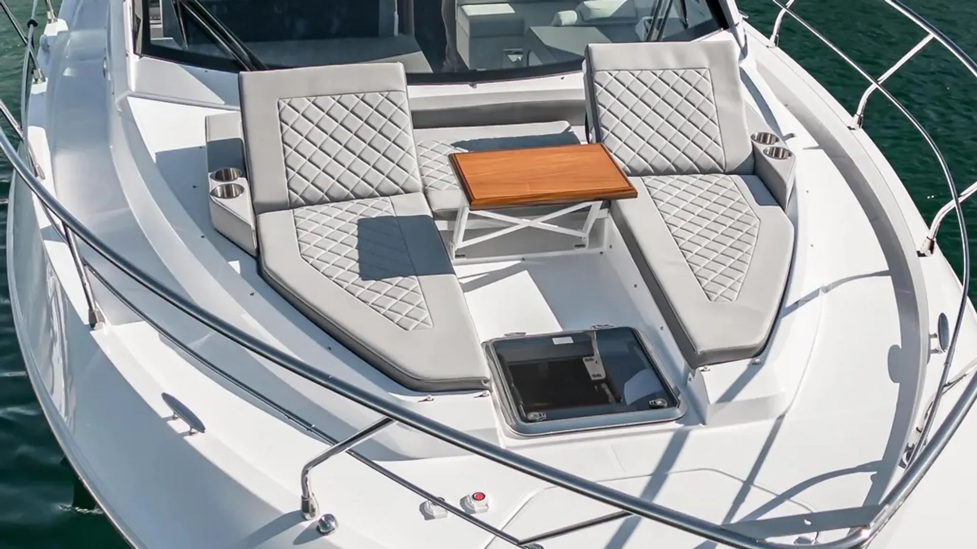 42’ Cruisers Cantius Yacht w/ Captain – Luxury Charters Cape Coral
