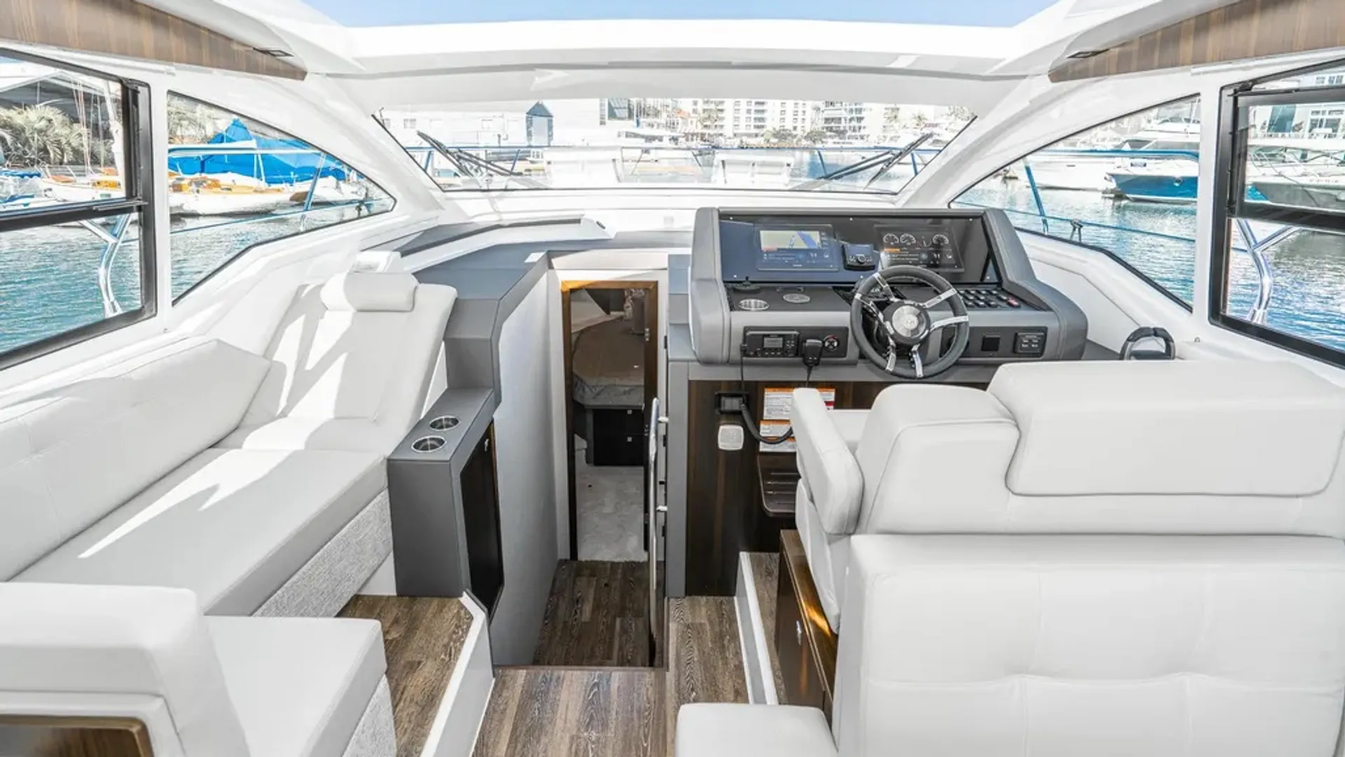 42’ Cruisers Cantius Yacht w/ Captain – Luxury Charters Cape Coral