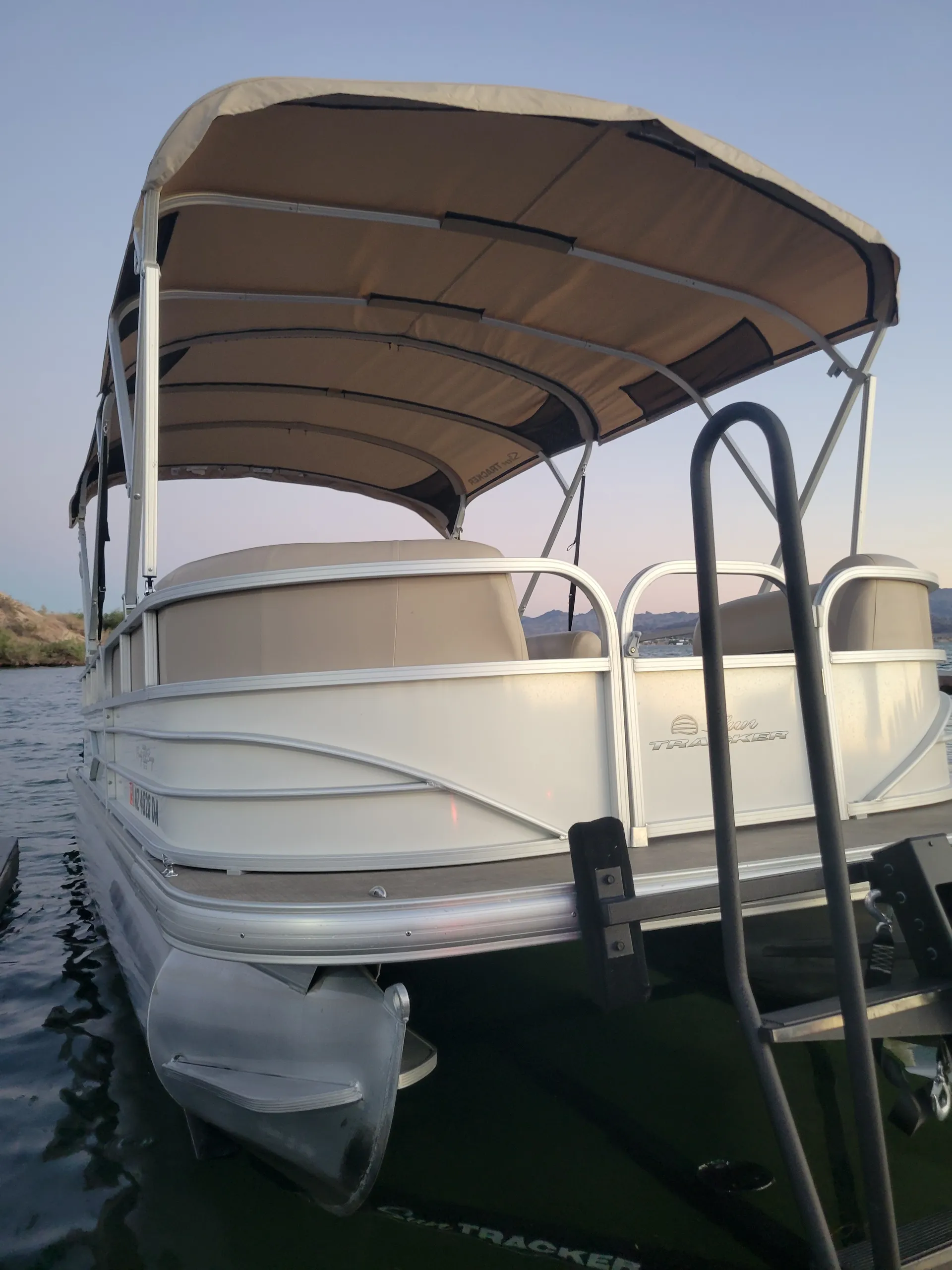 Havasu Adventures/ Relax *Party* Explore