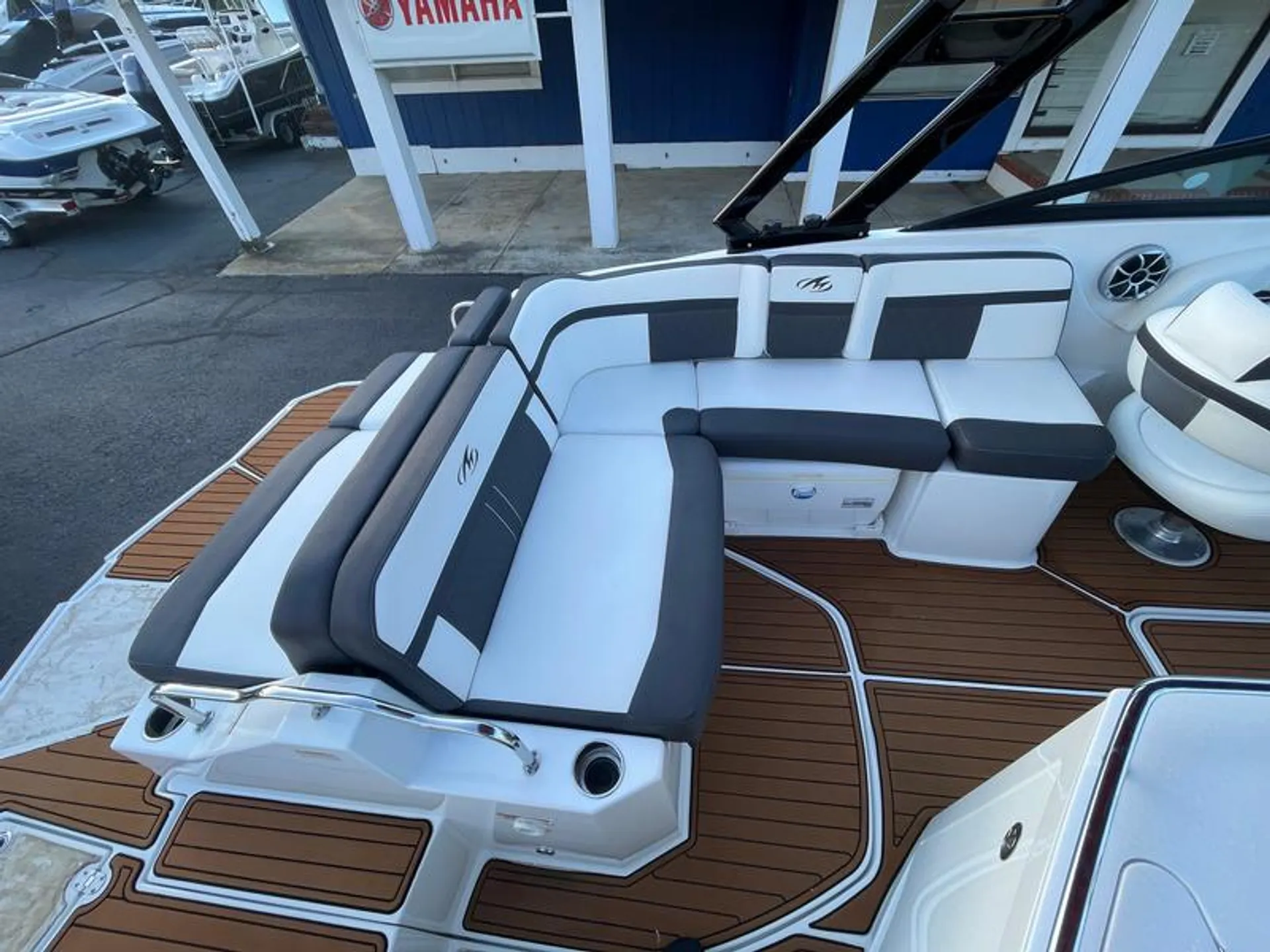 Tonka Boat Rentals~Monterey M6 25 Ft Lake Minnetonka ~