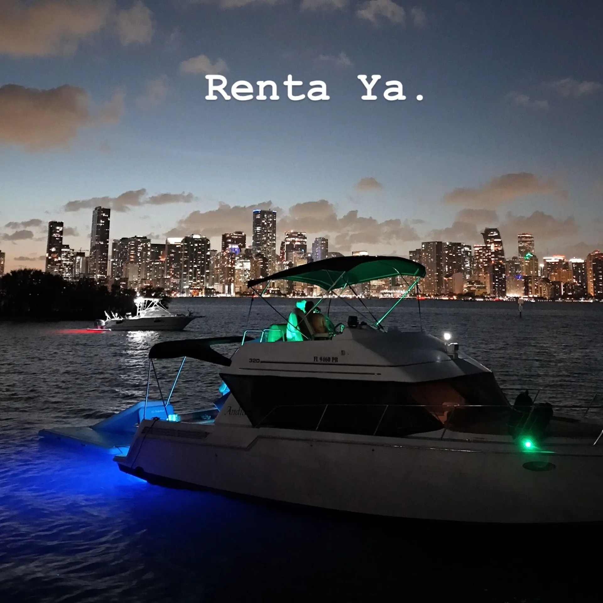 32 FLYBRIDGE CARVER AFT CABIN